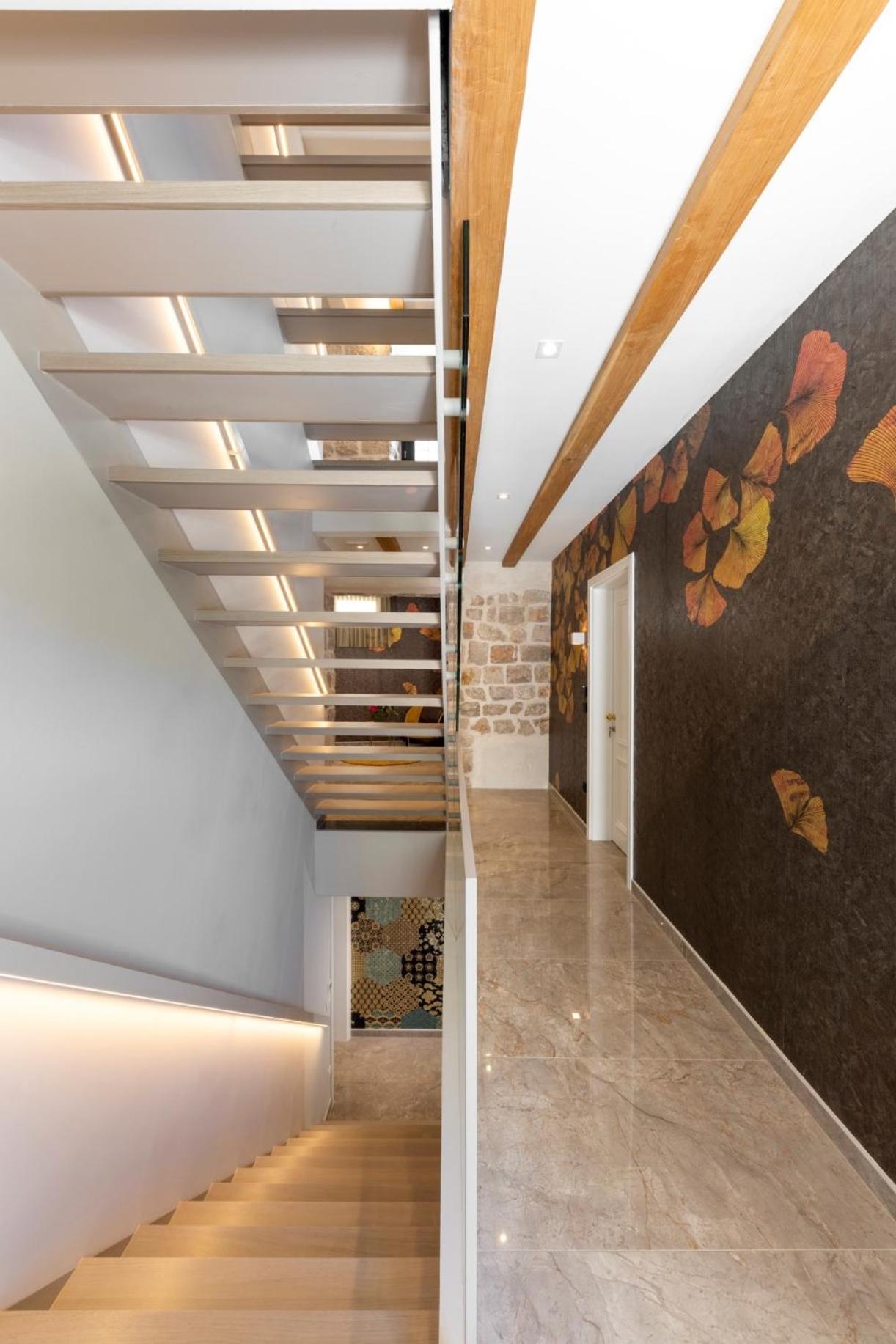 Sea Rocks Residence