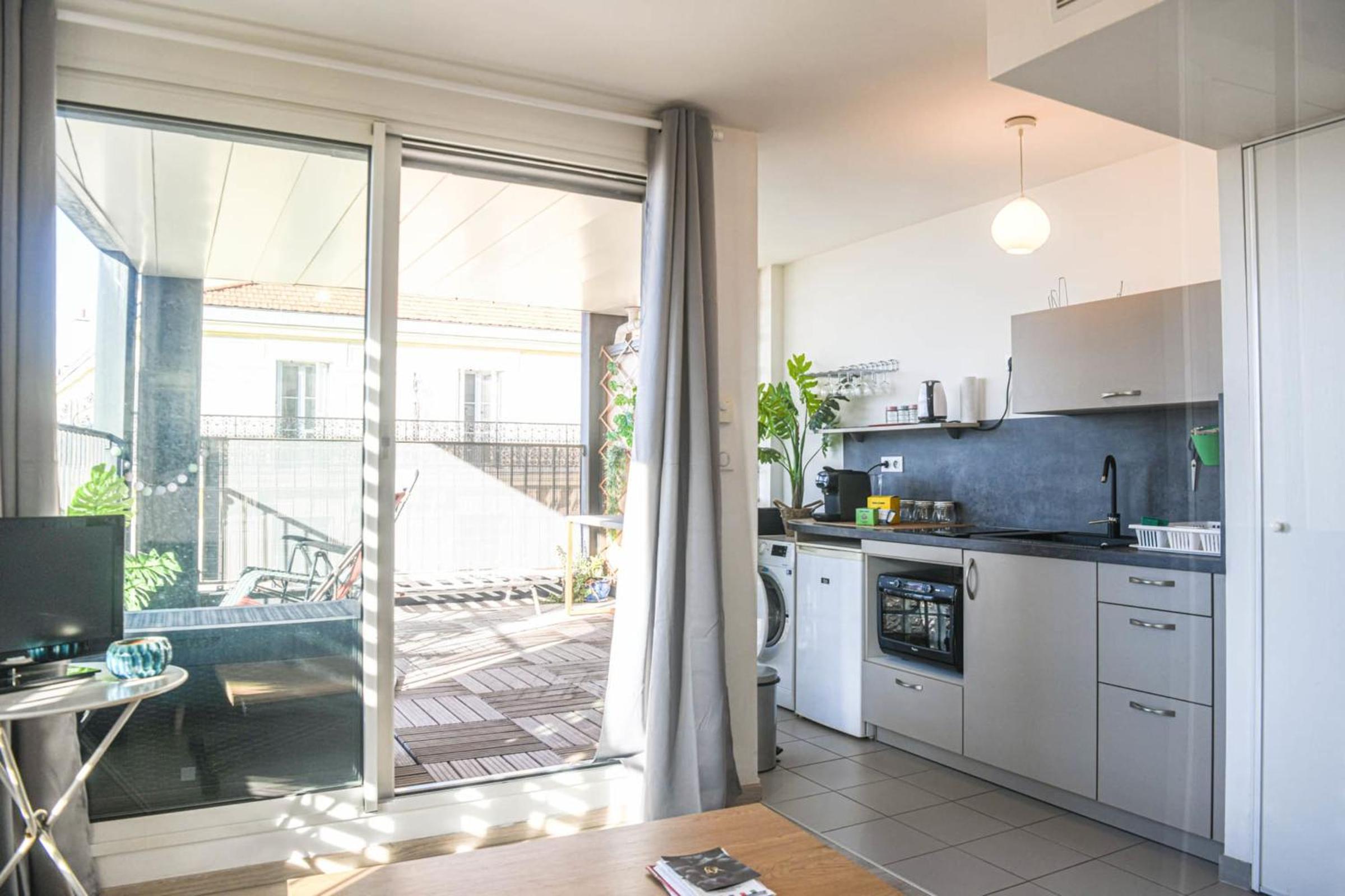 Bail mobilité - Studio cosy avec terrasse et vue