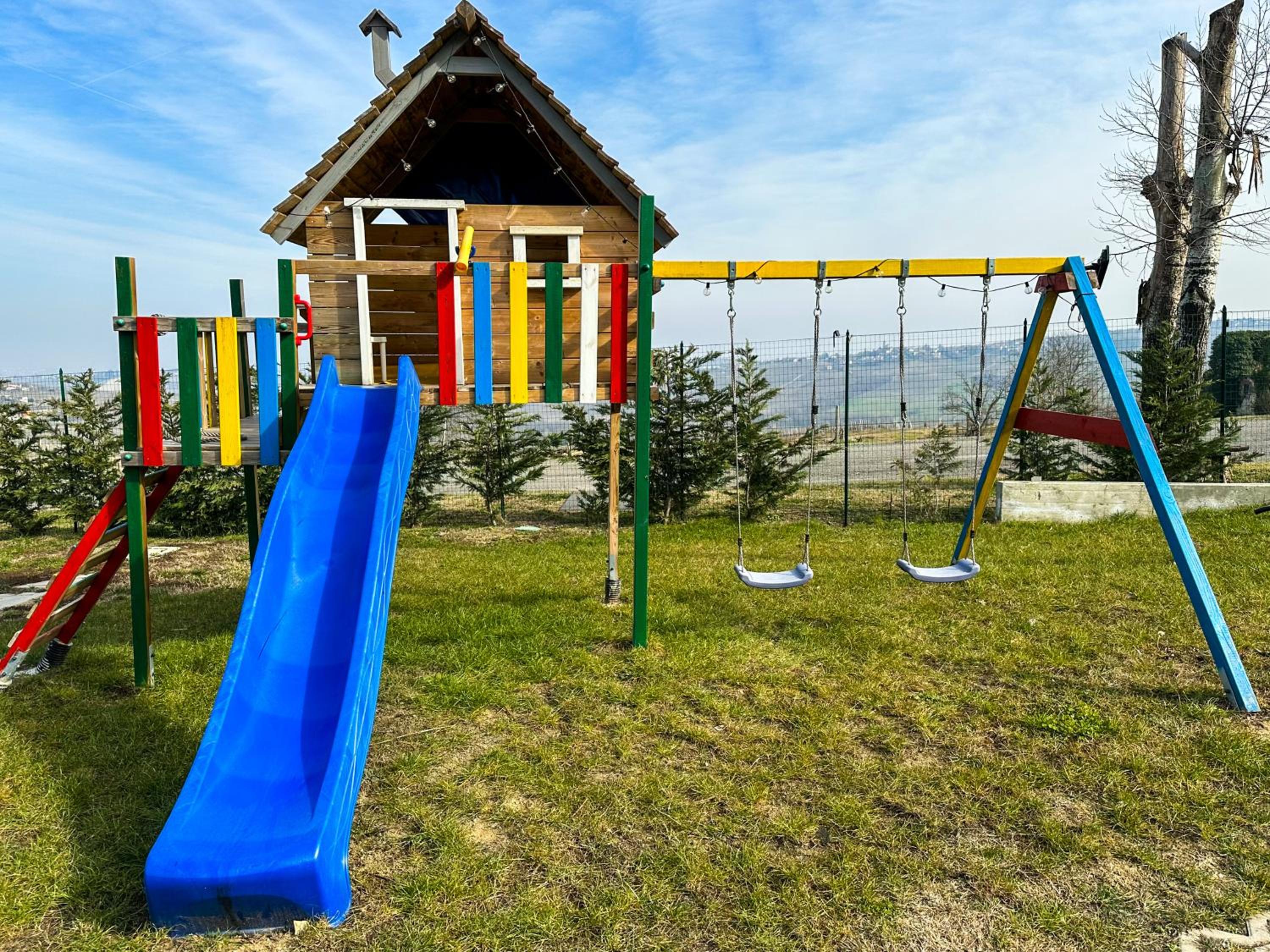 CASA VACANZA CON PISCINA,AREA GIOCHI BAMBINI. view 4