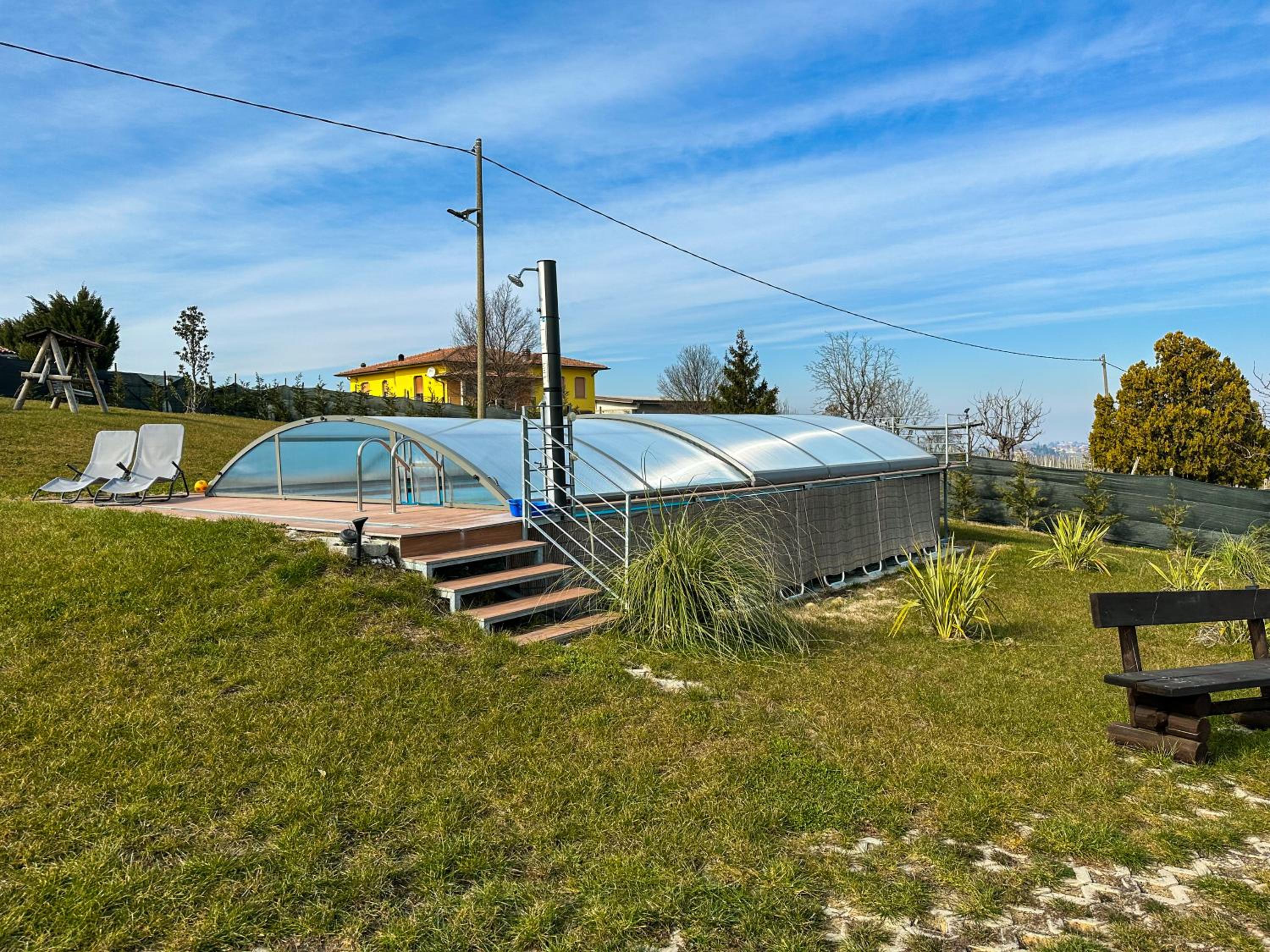 CASA VACANZA CON PISCINA,AREA GIOCHI BAMBINI. view 2
