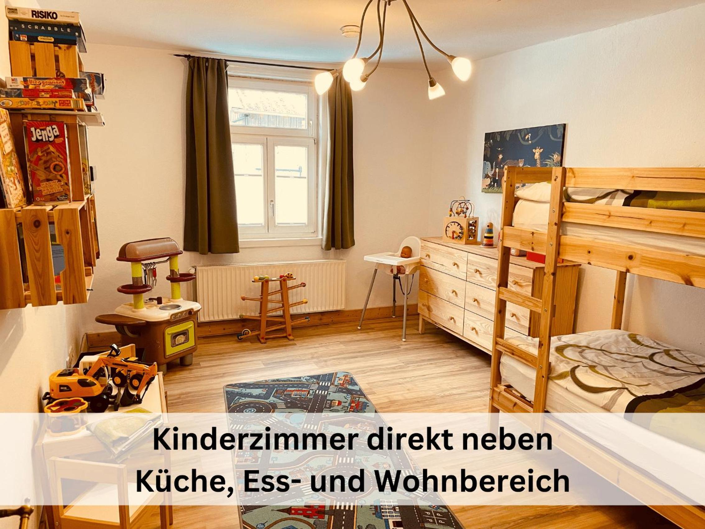 Ferienhaus Pape - 300m2, 17 Betten - mit großem privatem Garten, Pool, Dart, Sauna-, Grill- und Spielbereich - Ideal für Familien