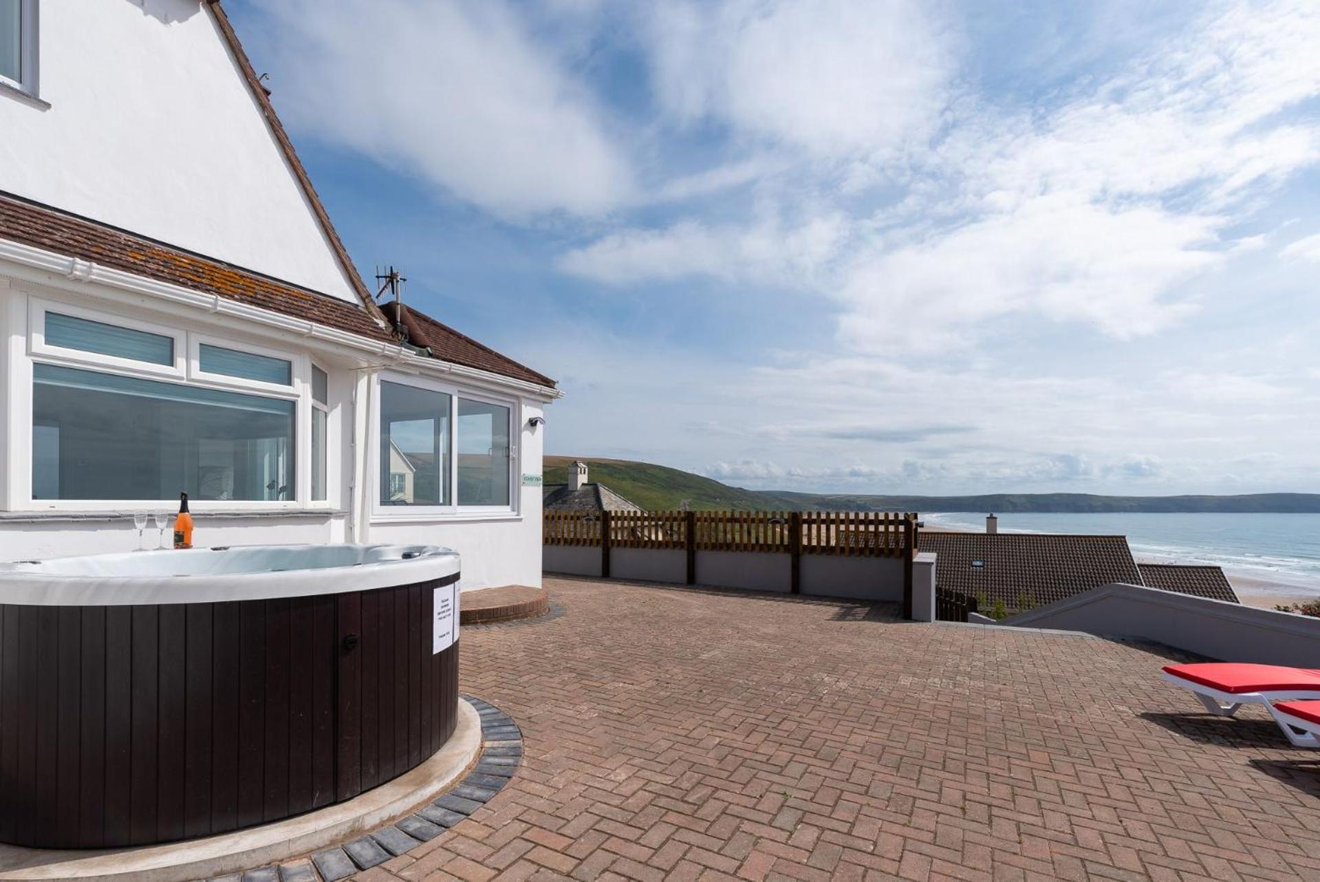 Coast View - 5 bedrooms with hot tub & sea views view 3