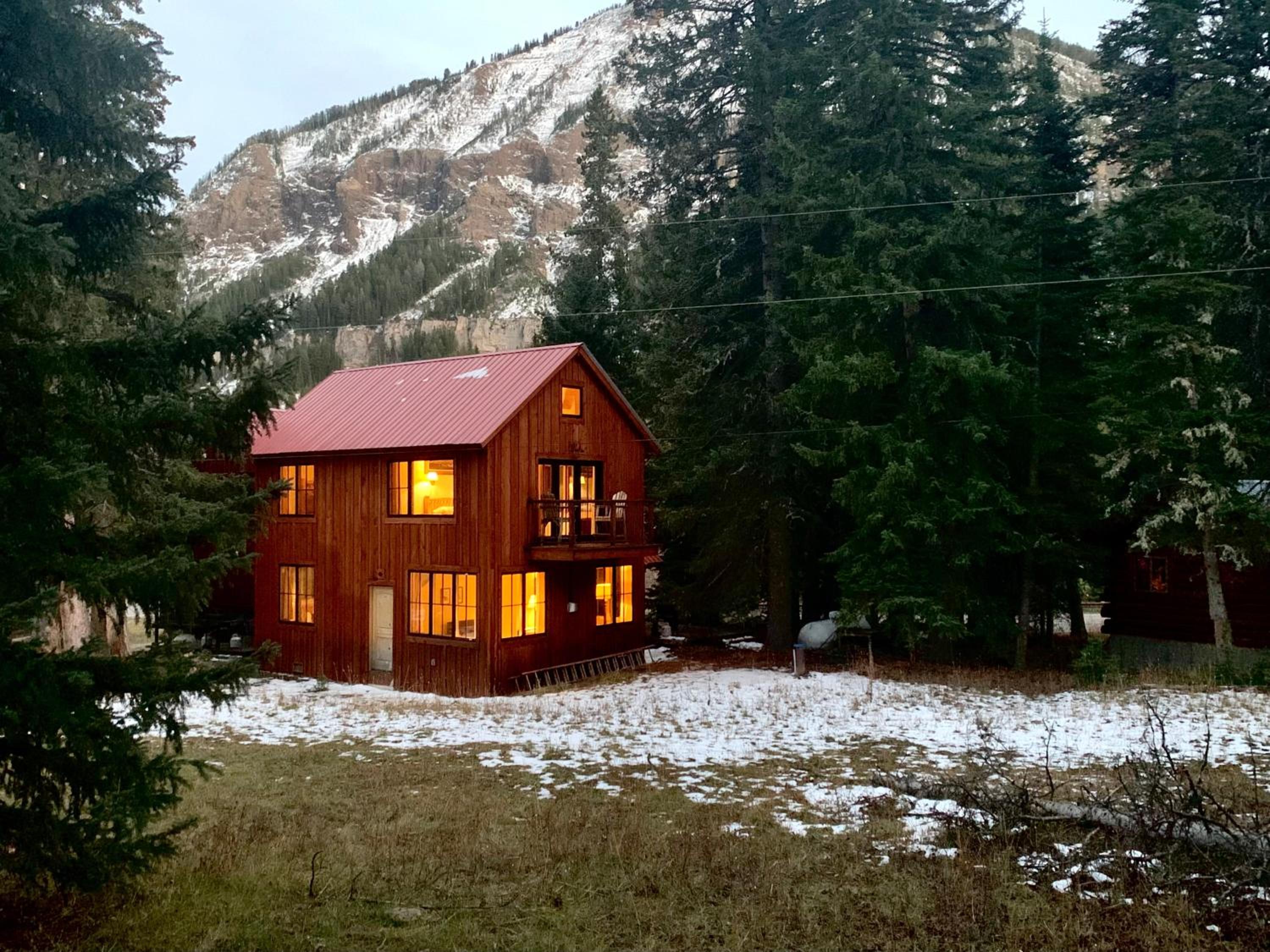 Lamar Valley Cabins view 5