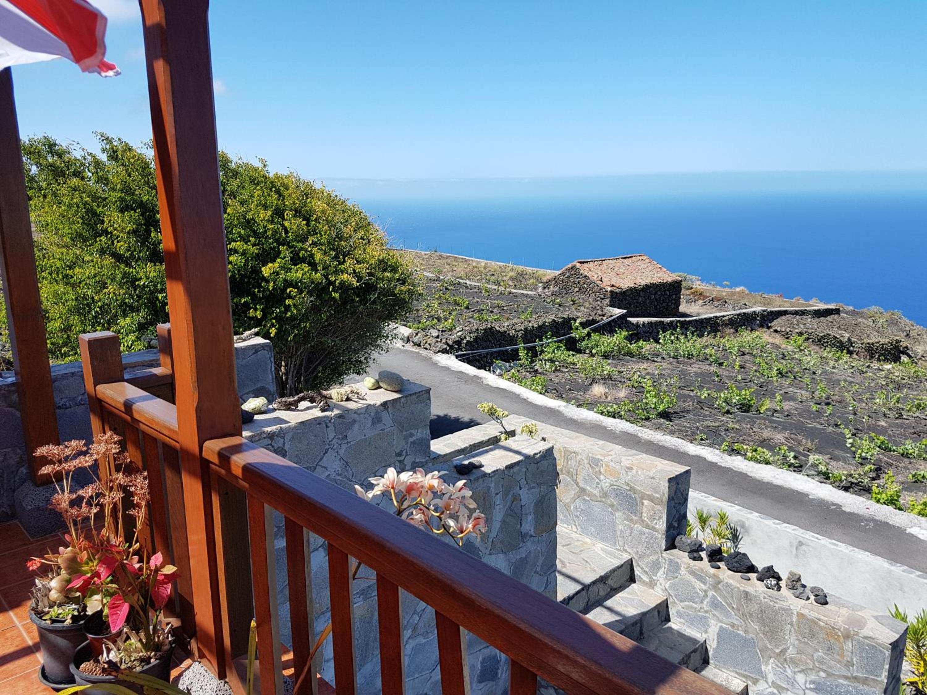 House the Viñas 2 With views of the sea, the mountains and the volcanoes view 3