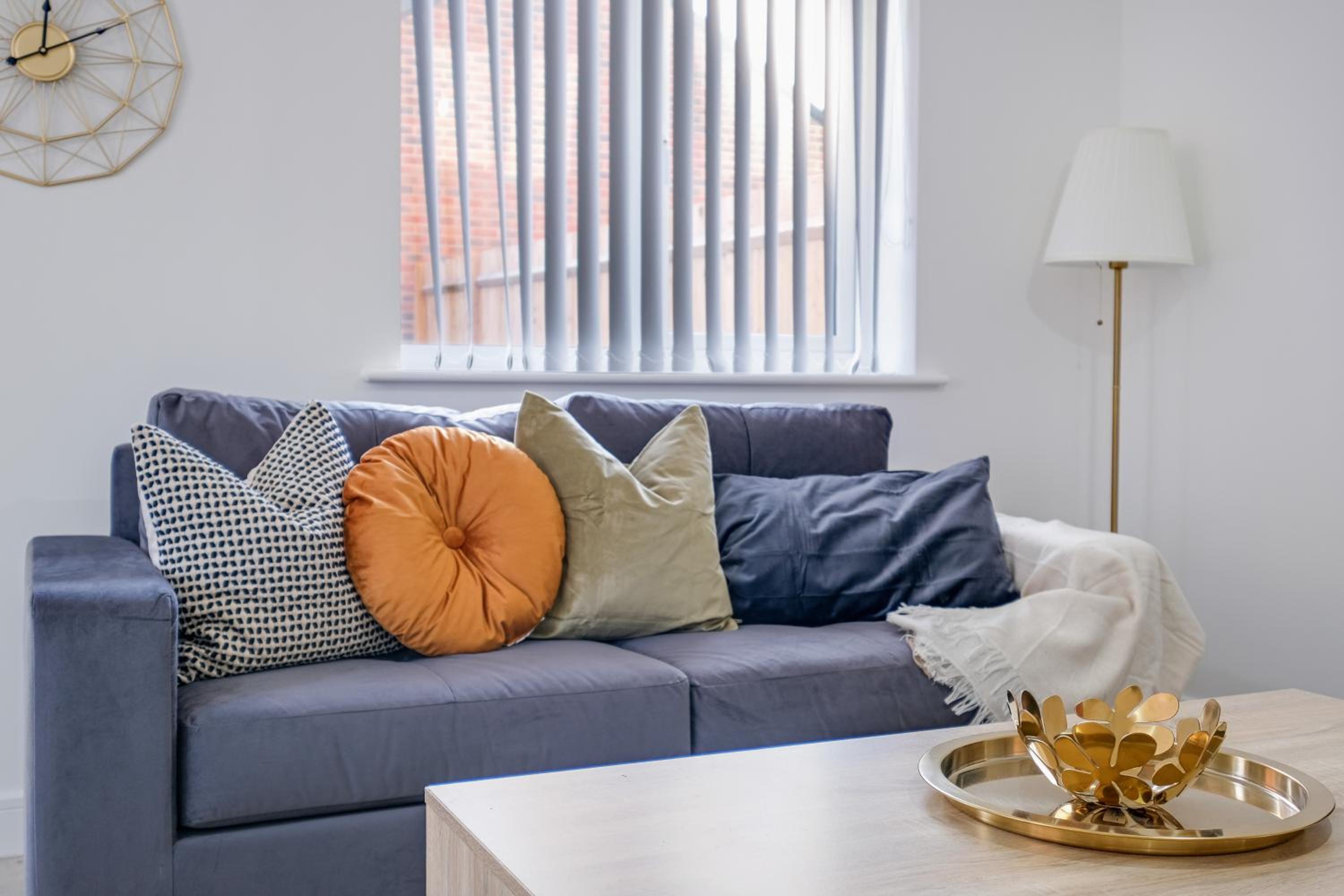 Luxaura 5 Bedroom 3 Bath Service House with Parking view 2