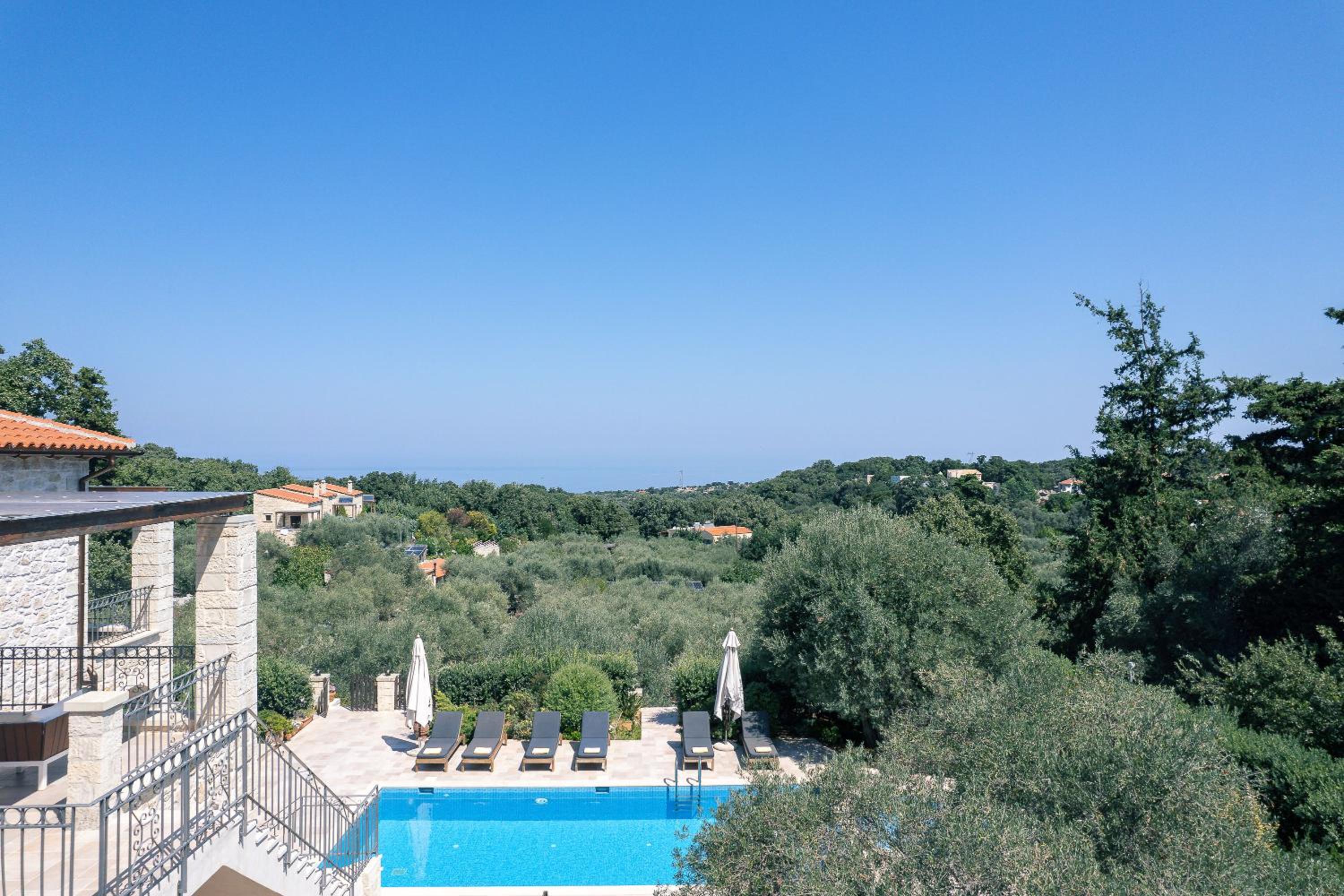 Vederi Estate