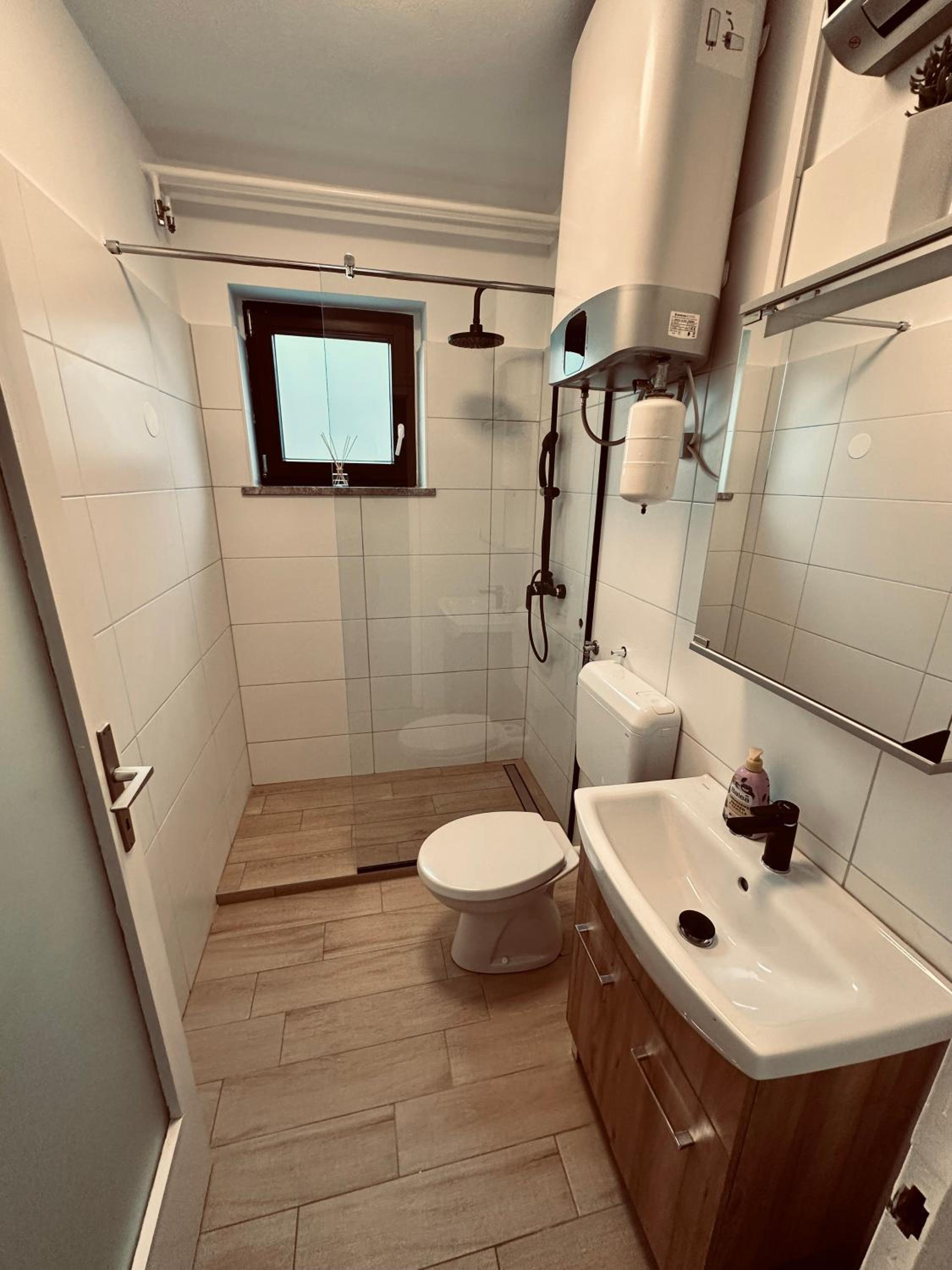 Pinny Apartment