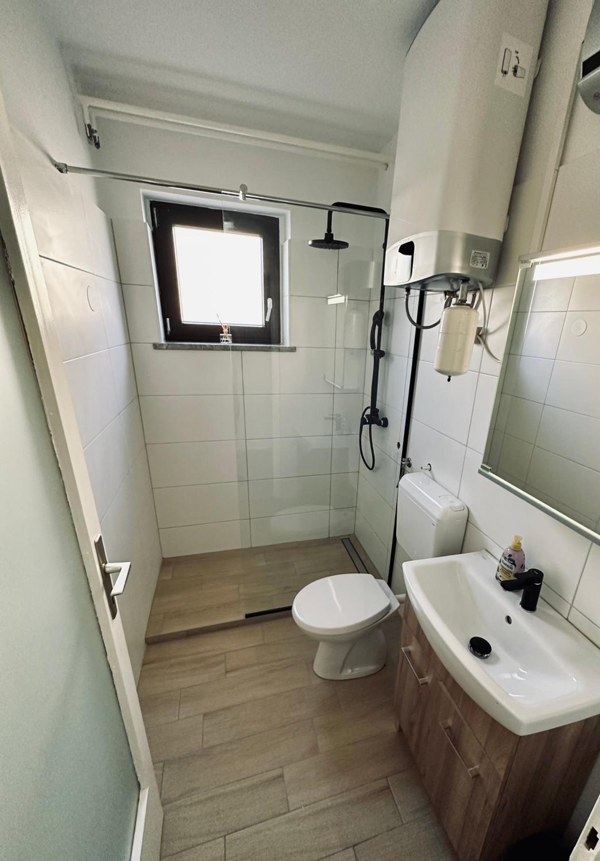 Pinny Apartment
