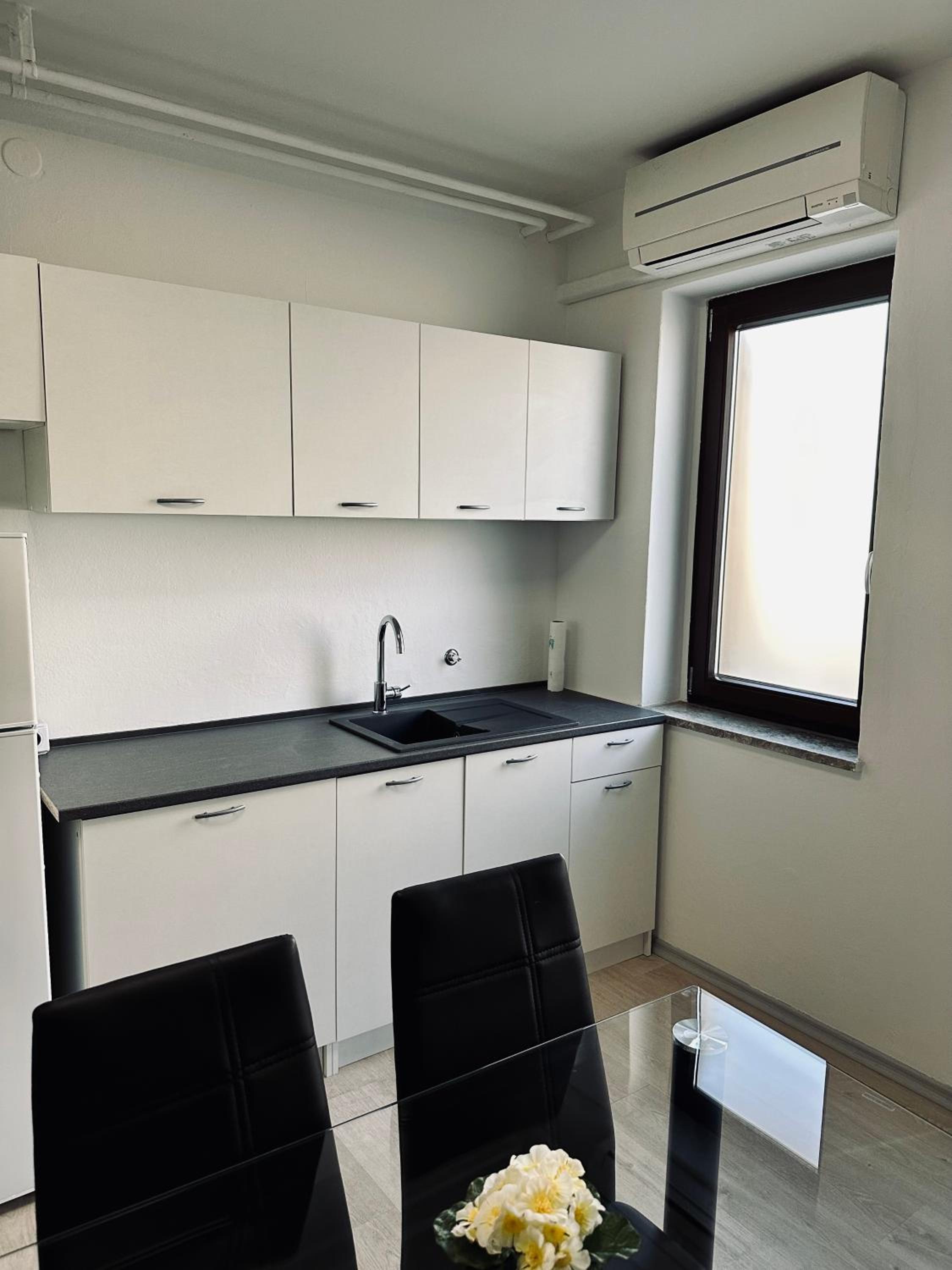 Pinny Apartment