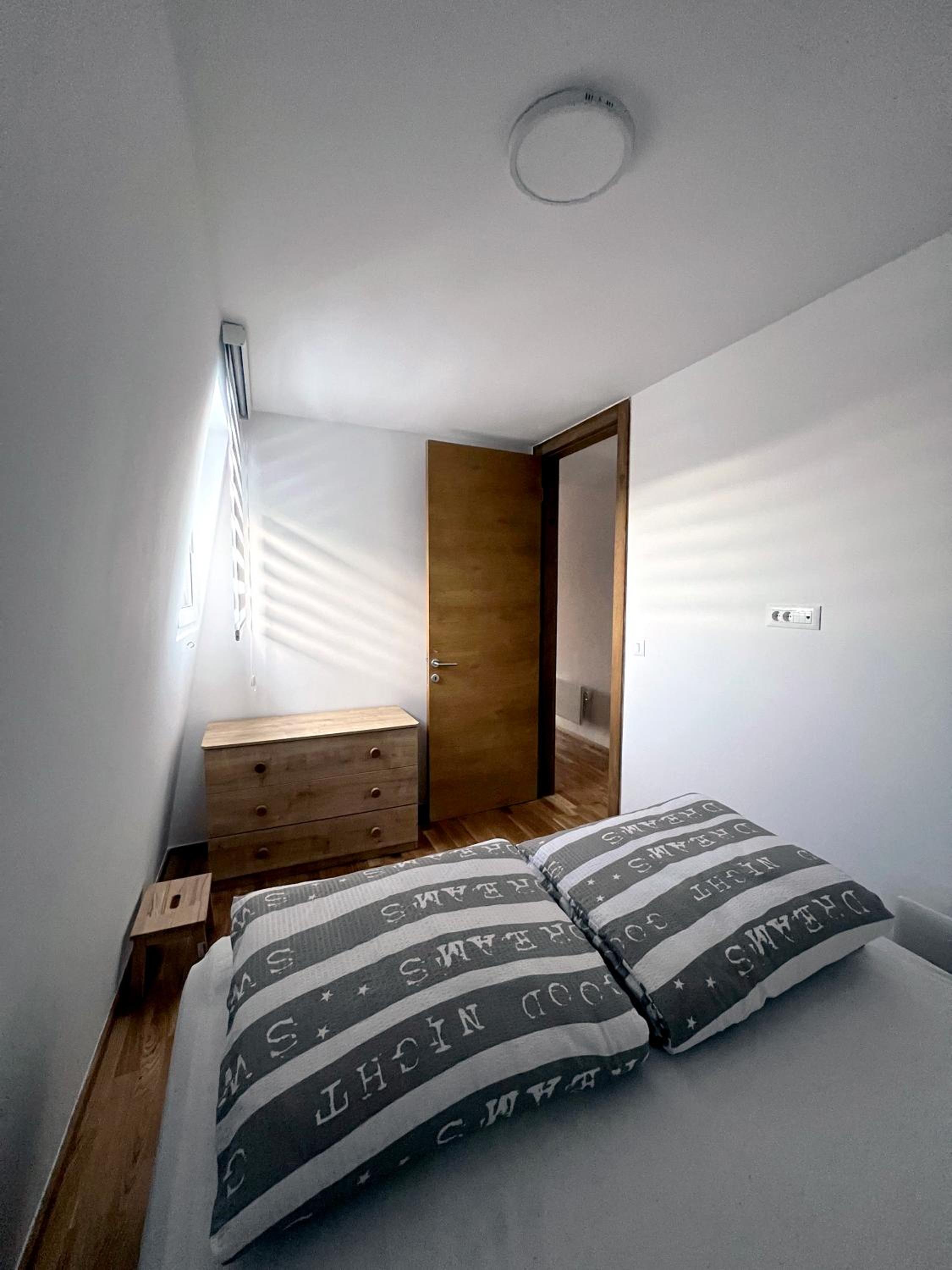 Apartman LENA
