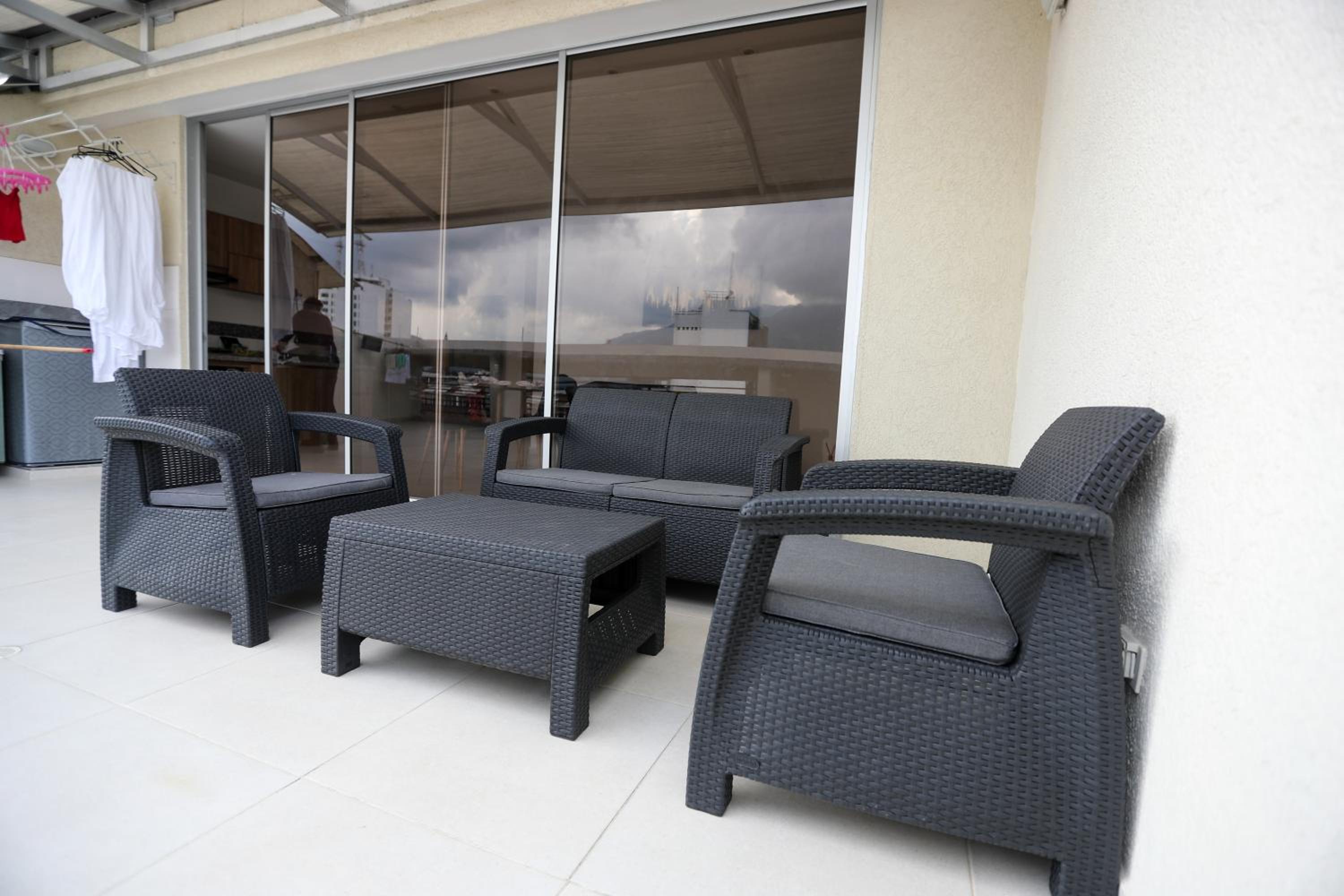 601S Penthouse moderno con Parqueo Incluido