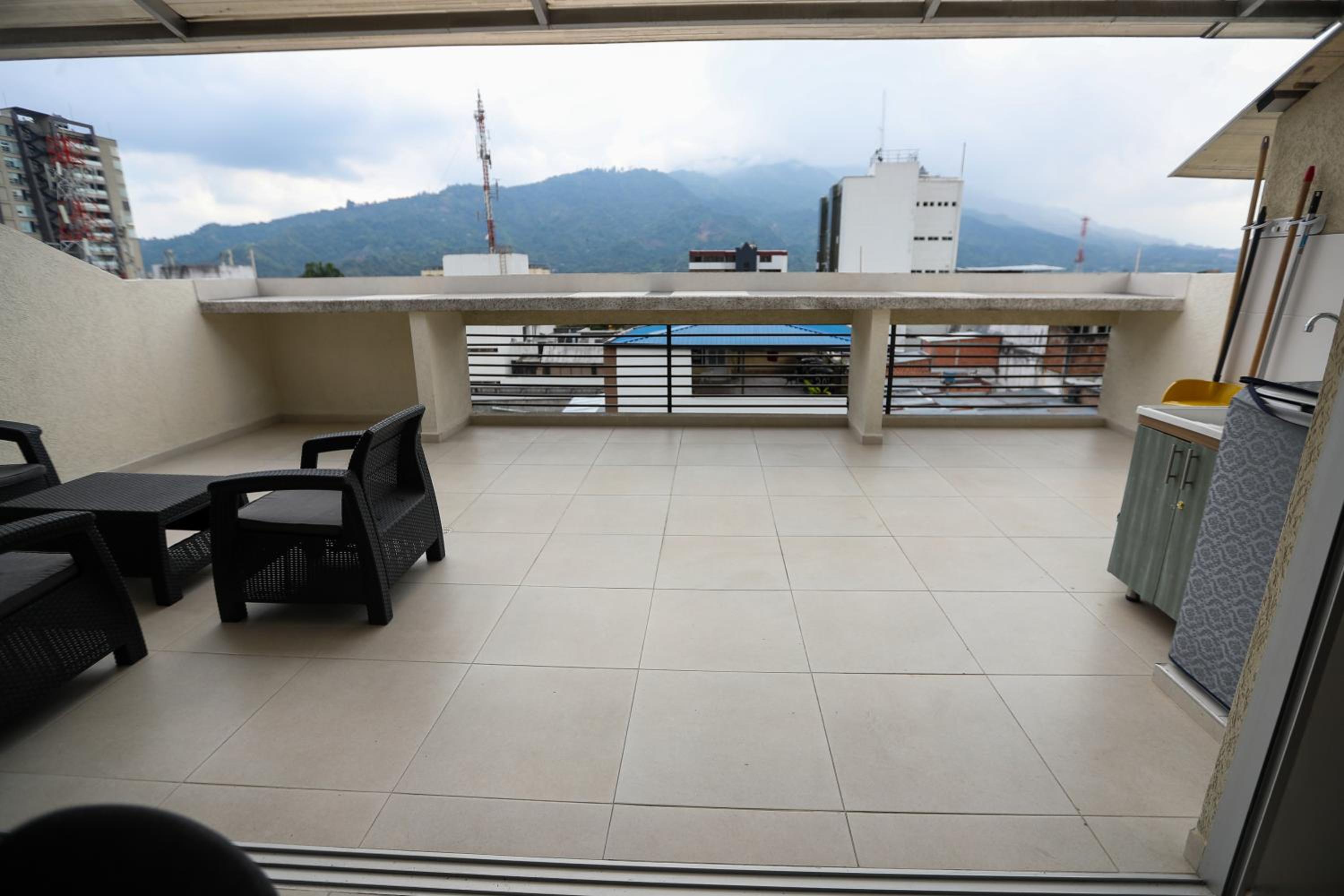 601S Penthouse moderno con Parqueo Incluido