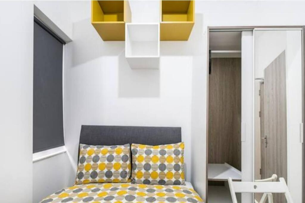 Great Location Service and Stay Double Ensuite Room with Shared Kitchen- 5mins Walk From Tufnell Park