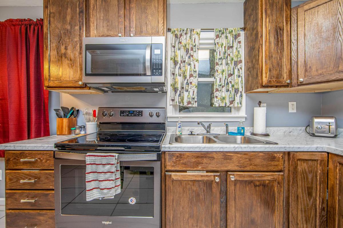 Sanford Vacations - The Beckwith Guest House - Property Image 2