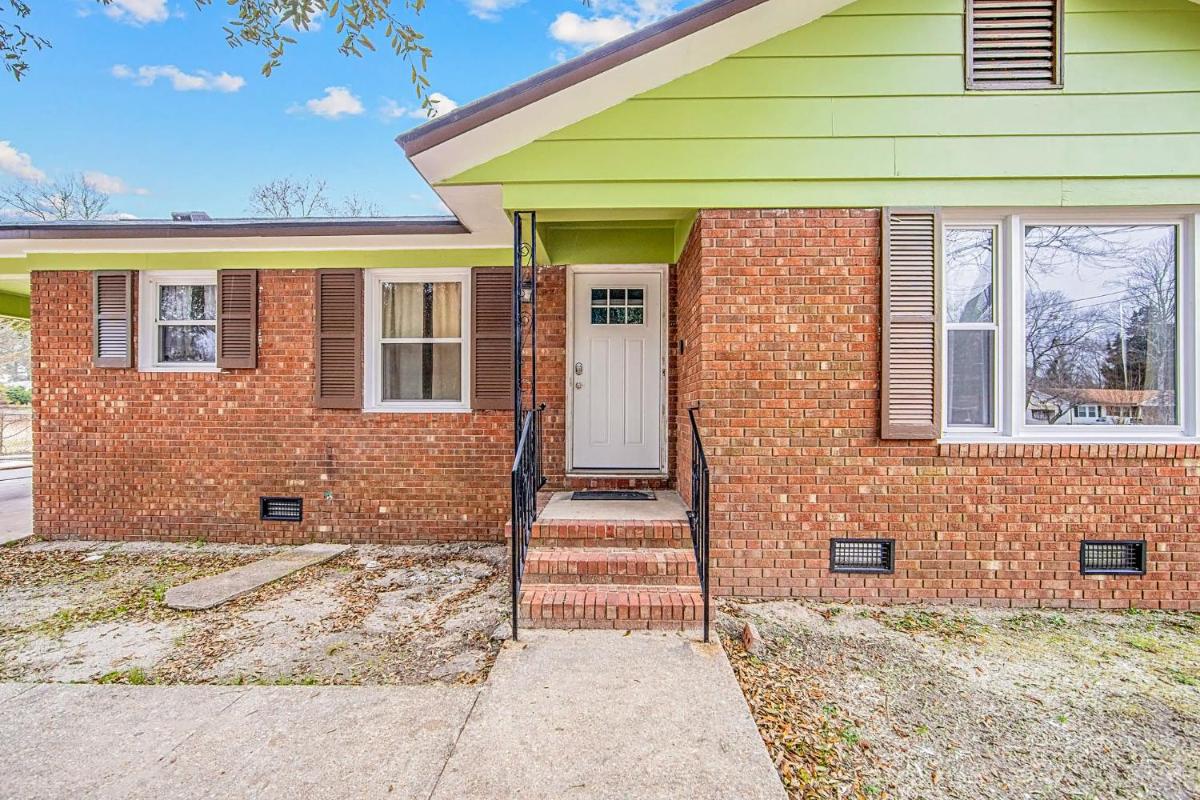 Sanford Vacations - The Beckwith Guest House - Property Image 1