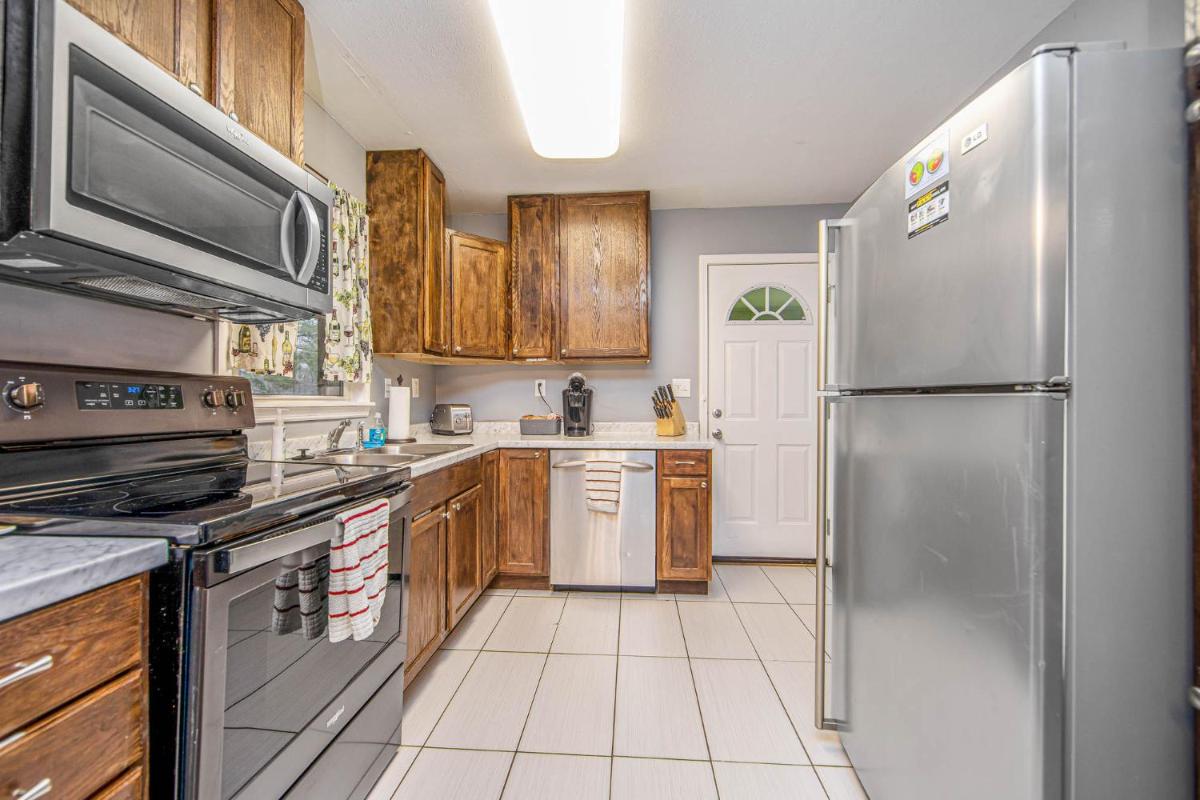 Sanford Vacations - The Beckwith Guest House - Property Image 3