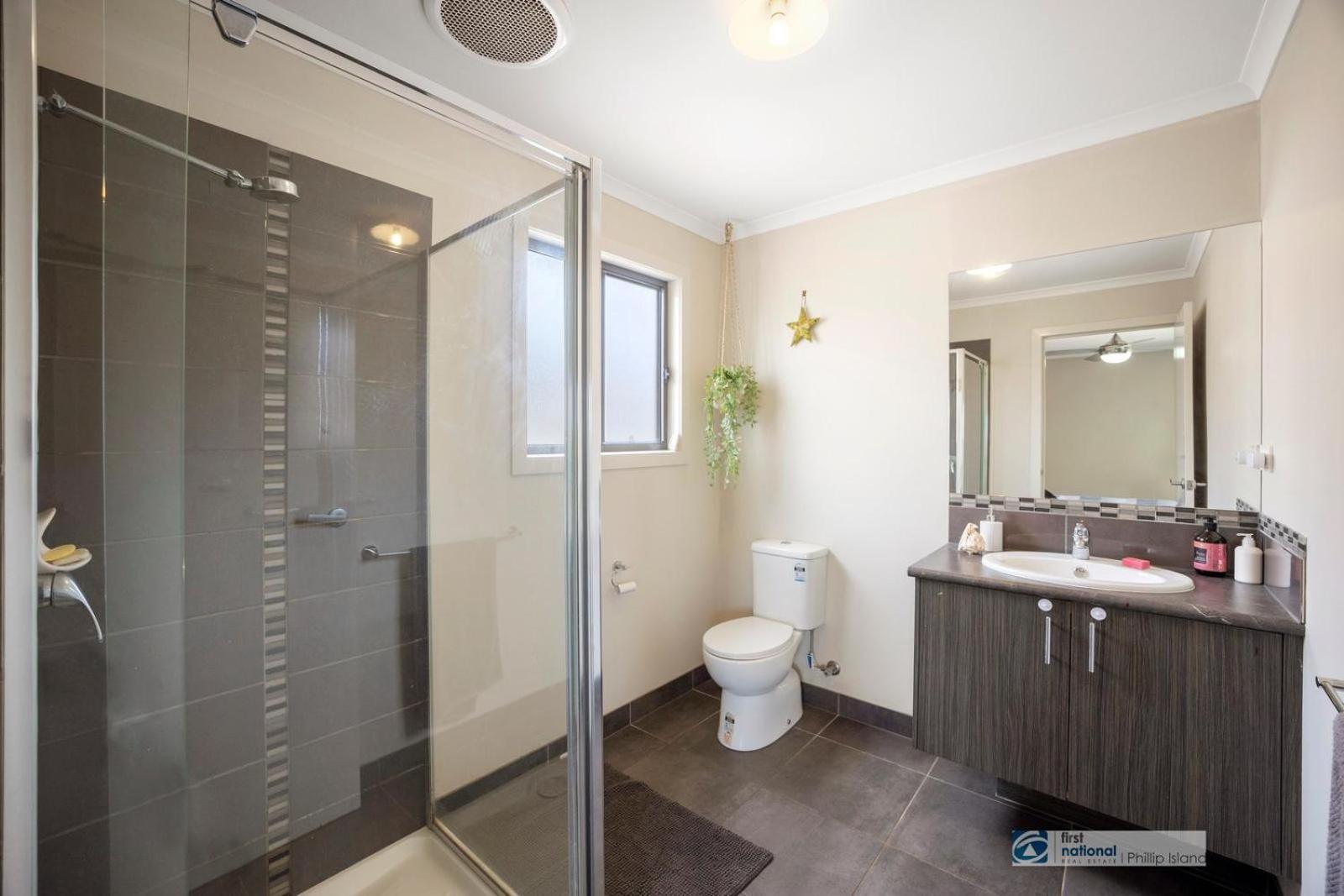 2 Thruxton St Cowes