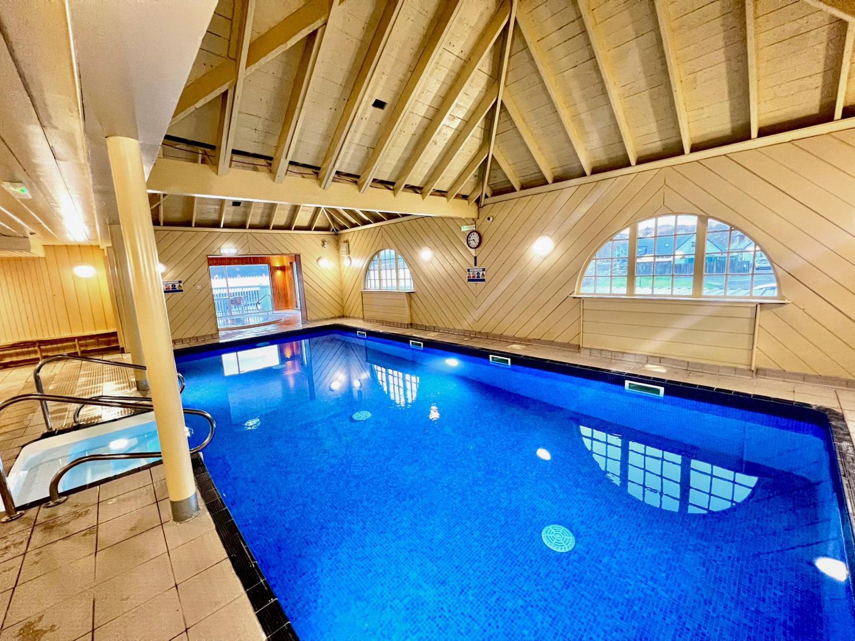 Loch Linnhe Waterfront Lodges with Hot Tubs view 5
