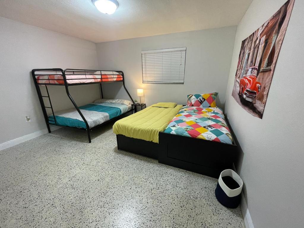 Sleeps 8, Havana Nights in Miami