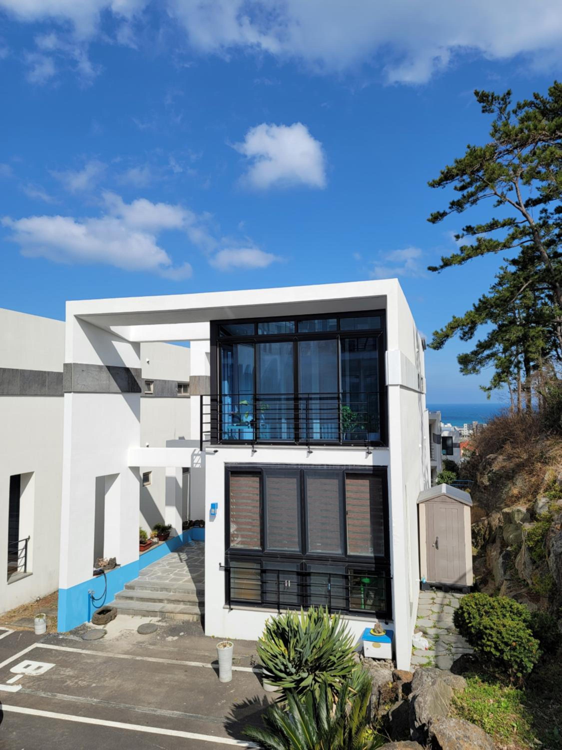 Mino House