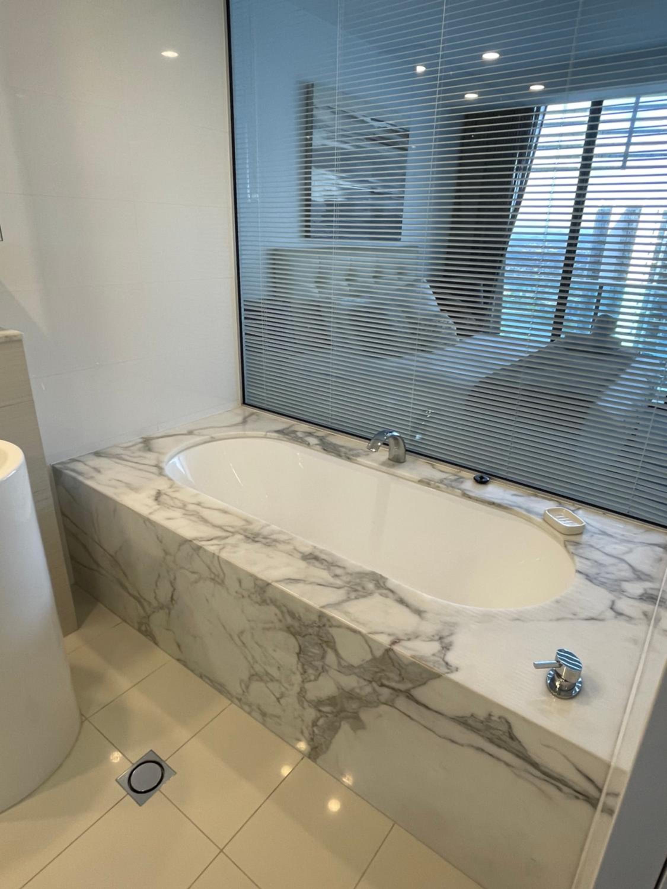 4 Bedroom Huge Sub Penthouse Oracle Level 31 Magnif VIEWS 260m2 Family Skyhome Sleeps 8 Adults and 2 Children, Sofa Bed Portacot, High Chair Central to Eve
