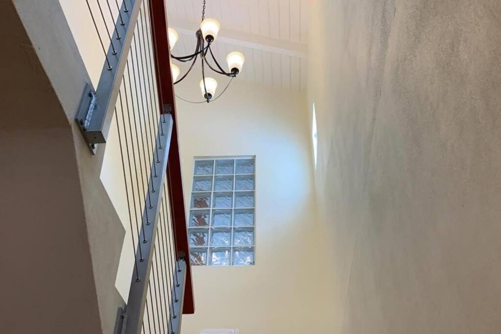 The Pearl - Spacious Air Conditioned 3BD, 2BTH Villa with Gorgeous Views