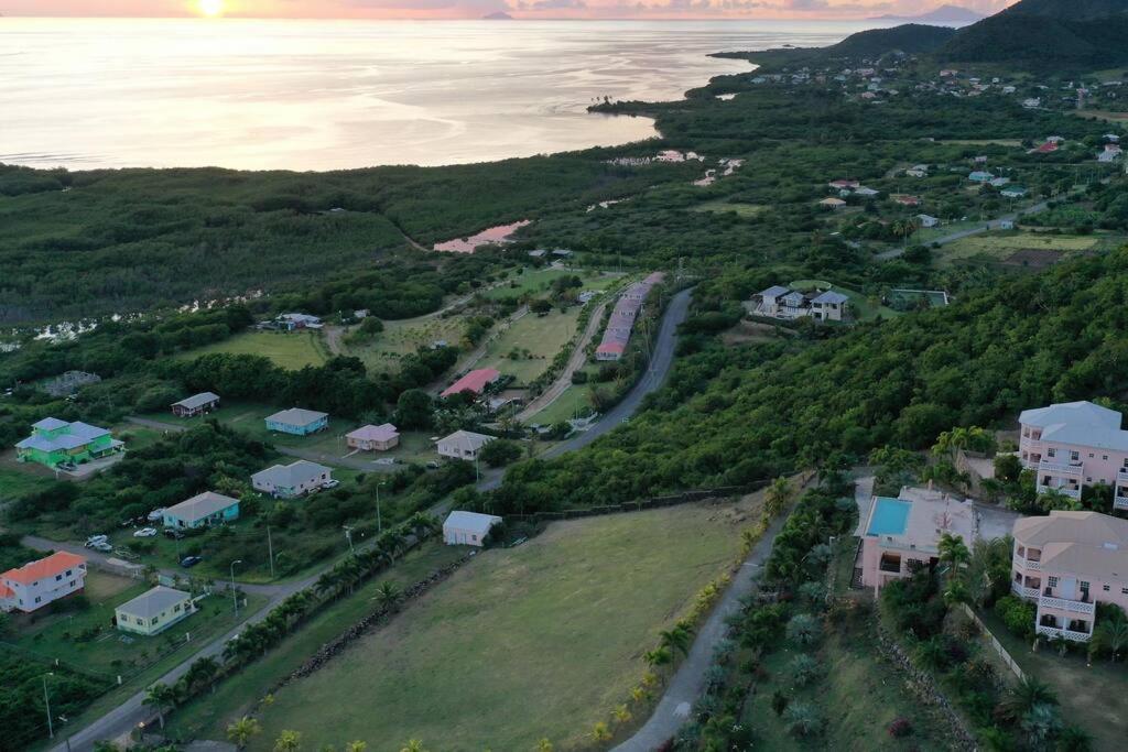 The Pearl - Spacious Air Conditioned 3BD, 2BTH Villa with Gorgeous Views