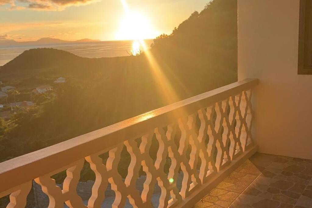The Pearl - Spacious Air Conditioned 3BD, 2BTH Villa with Gorgeous Views