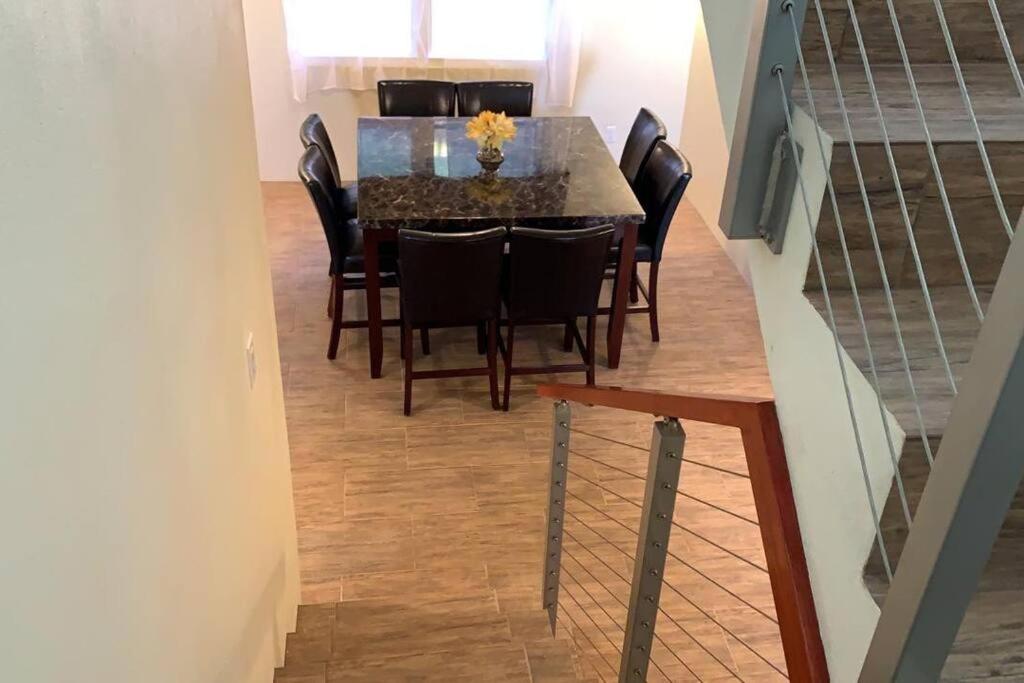 The Pearl - Spacious Air Conditioned 3BD, 2BTH Villa with Gorgeous Views