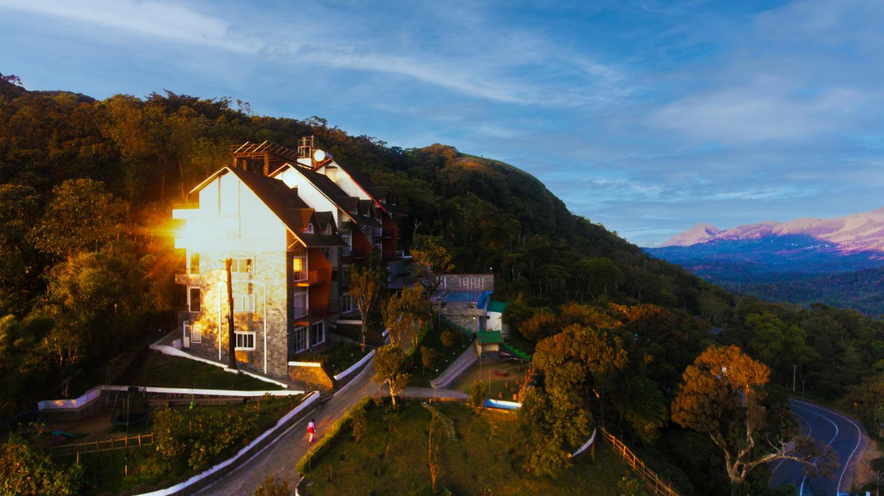 Shola Crown Resort - Munnar