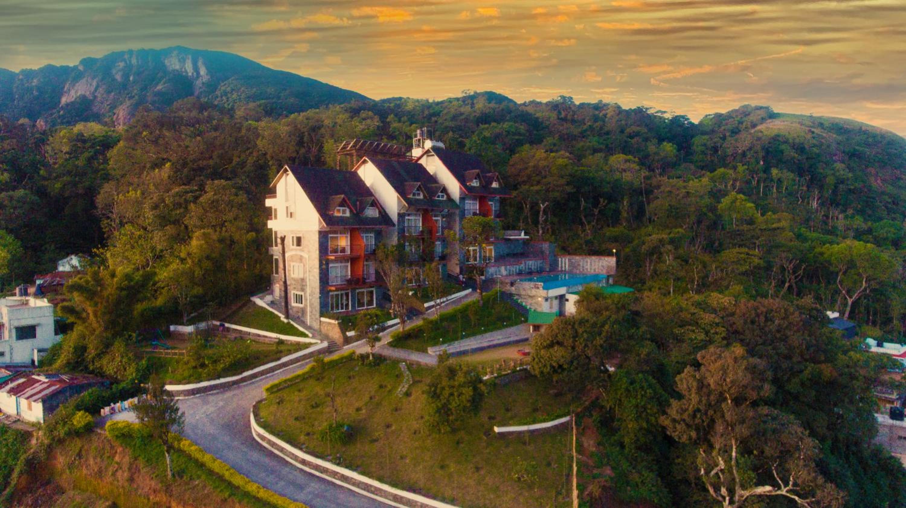 Shola Crown Resort - Munnar