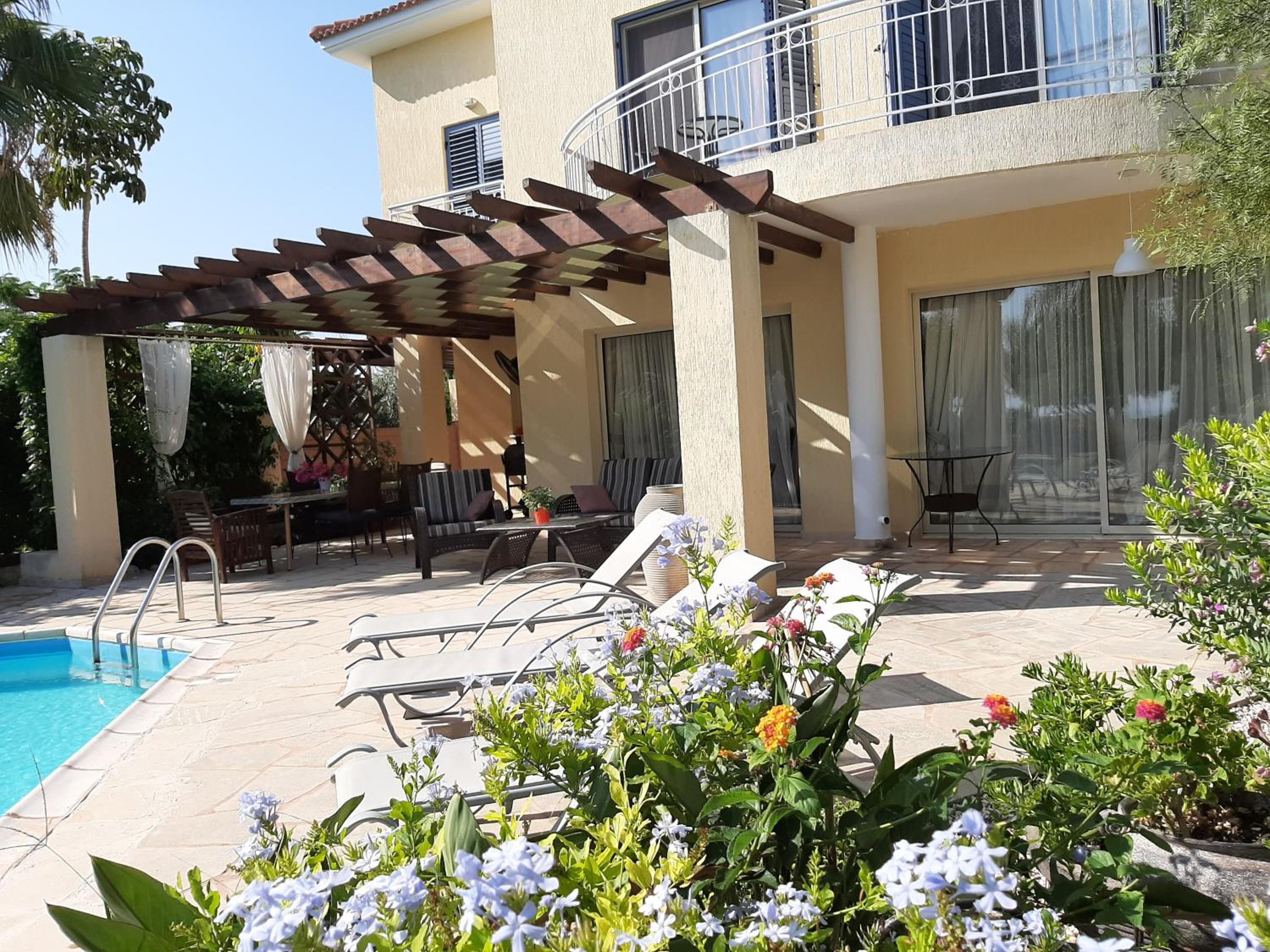 Latchi bay Evergreen villa resort