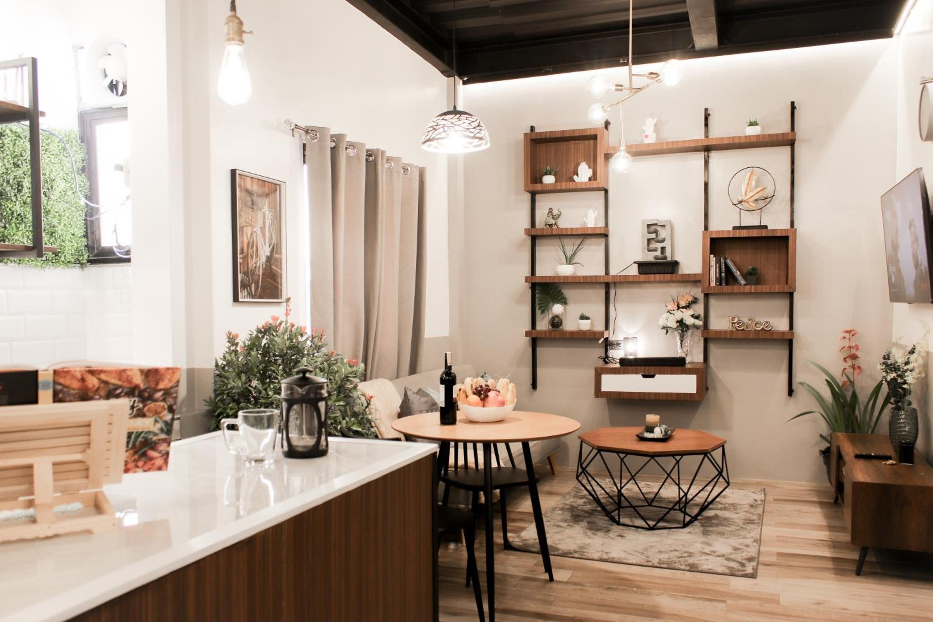 JMO Apartments
