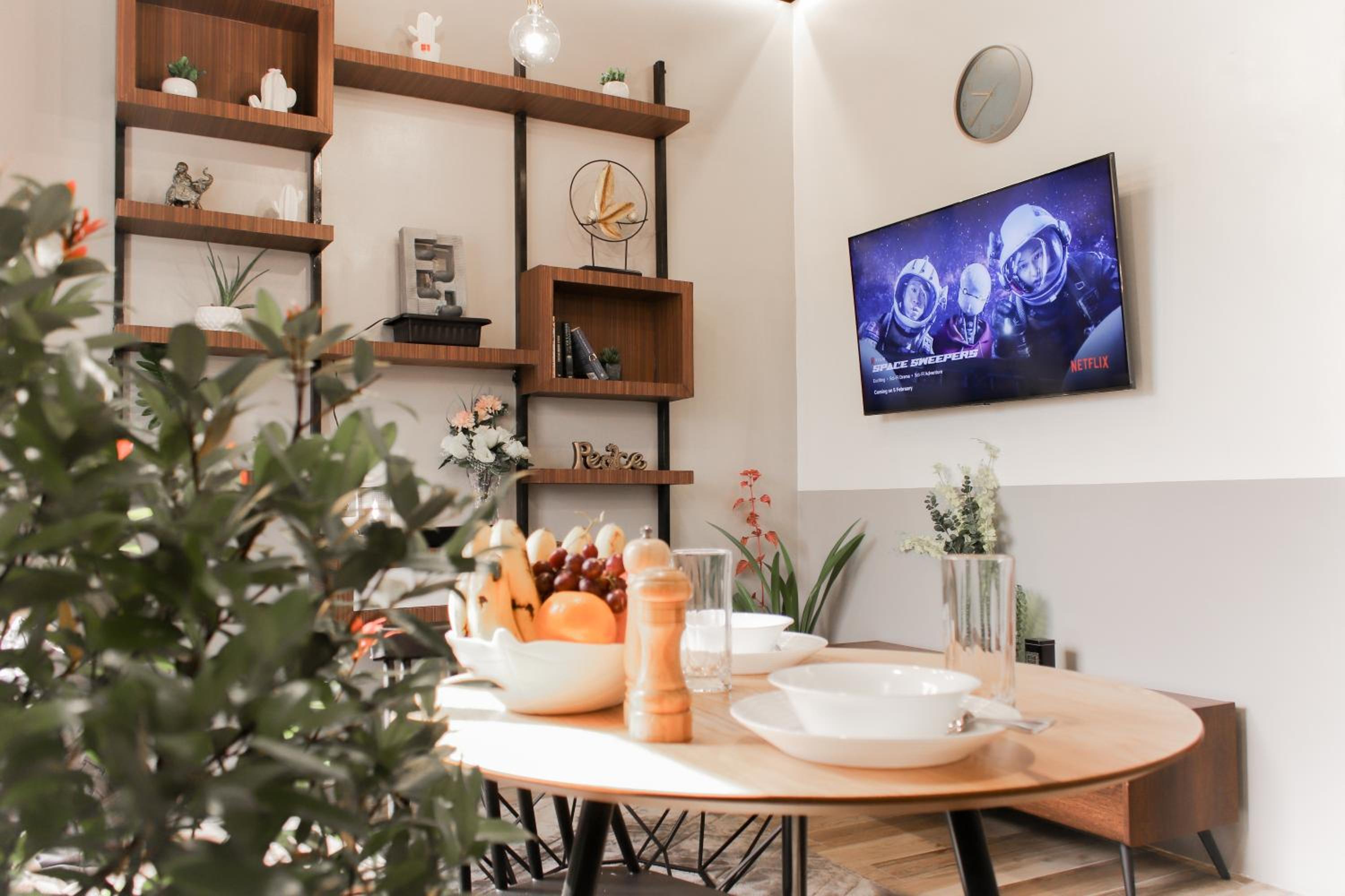 JMO Apartments