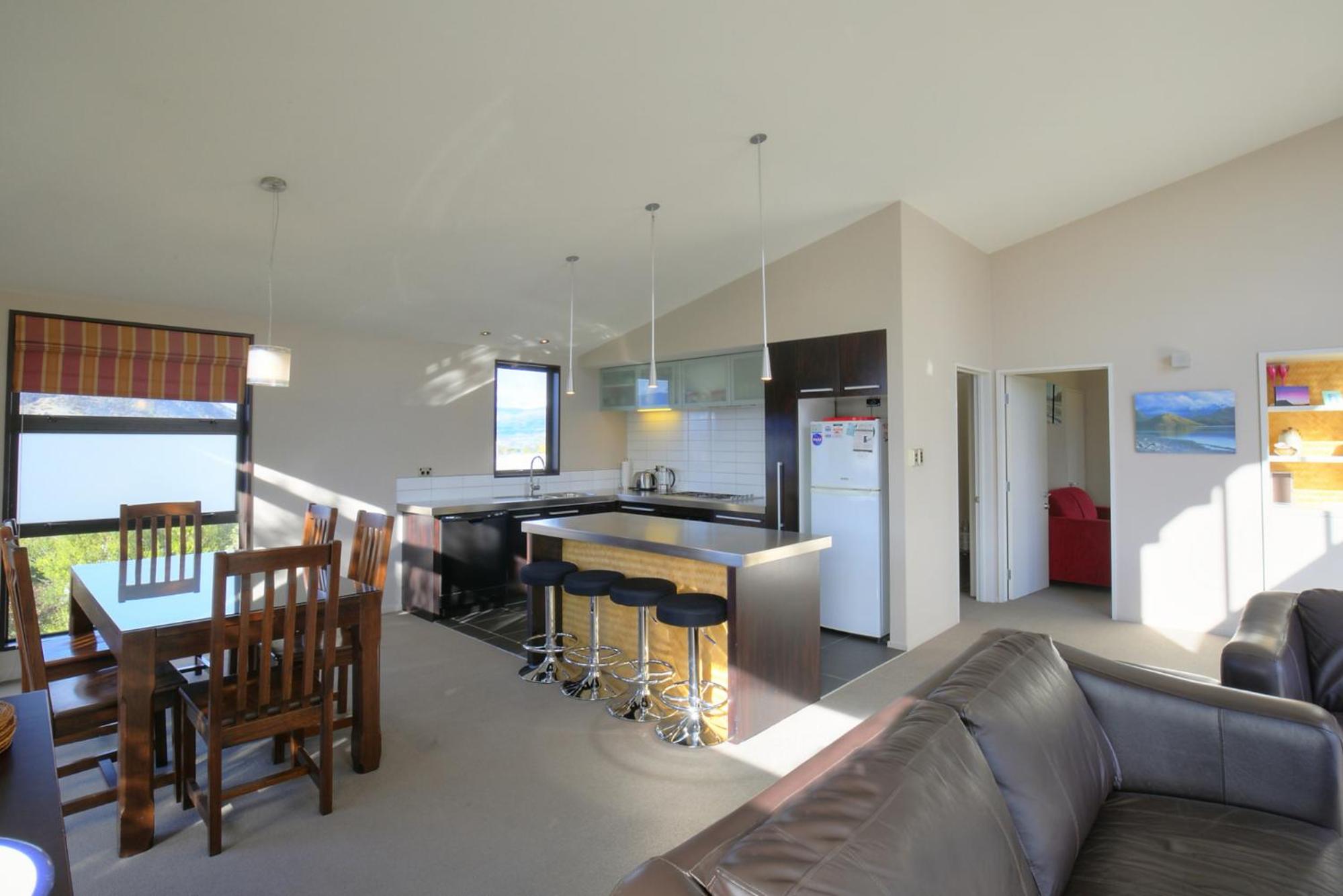 Anderson Heights | Spacious Stay with lake views view 4
