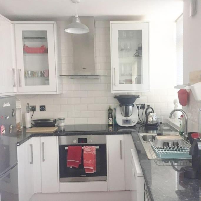 Cosy studio flat, great location!