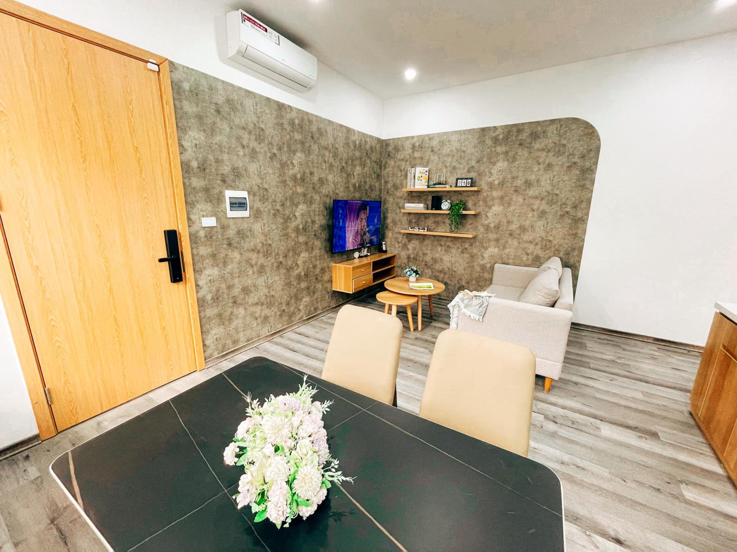 Mango Apartment (Hanoi Railway Station)