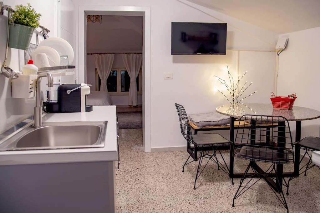 Jonexh Apartments