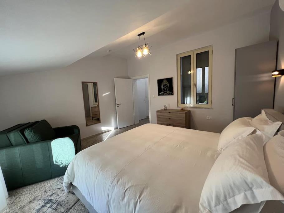 Jonexh Apartments