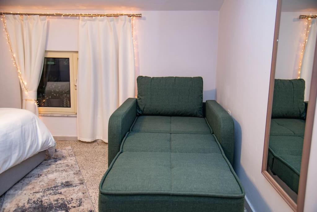 Jonexh Apartments