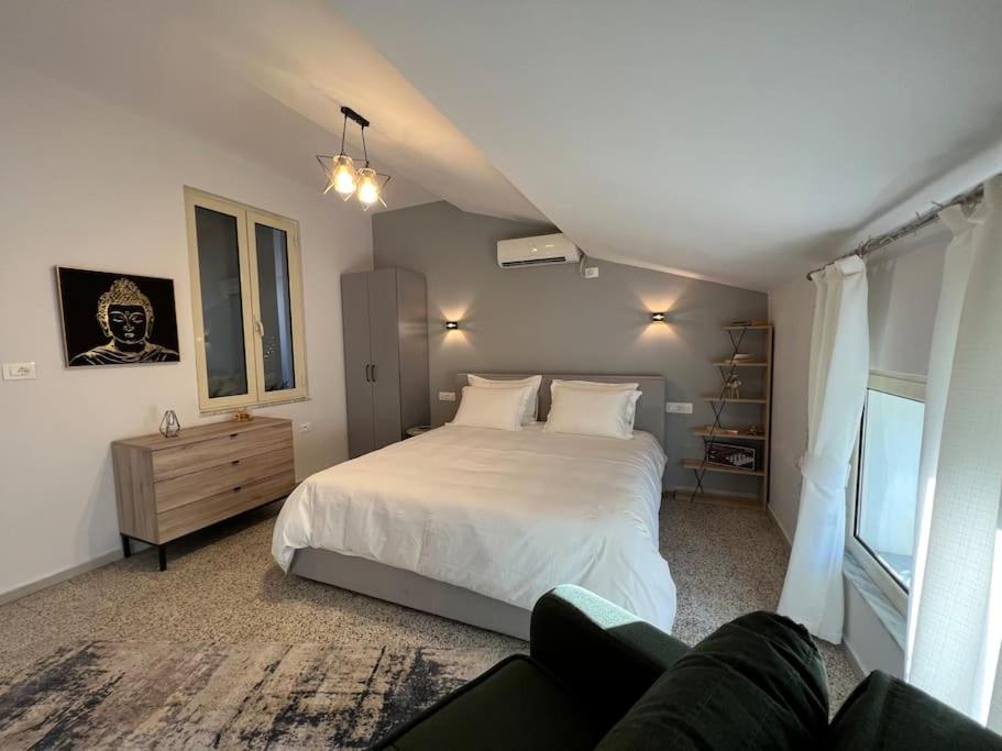 Jonexh Apartments