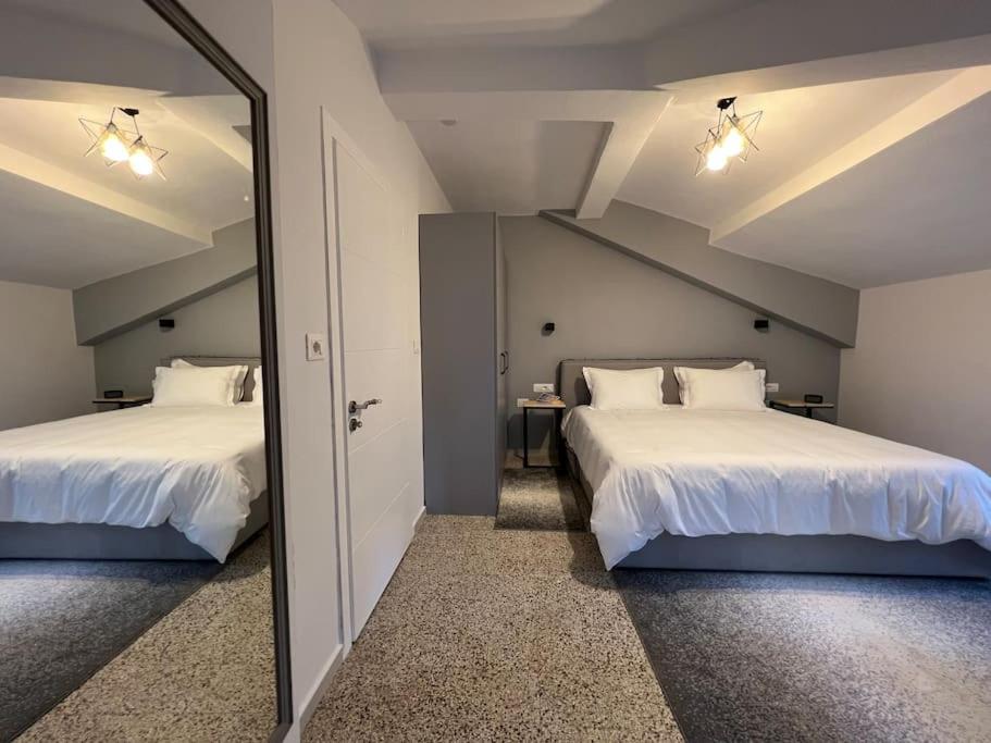 Jonexh Apartments