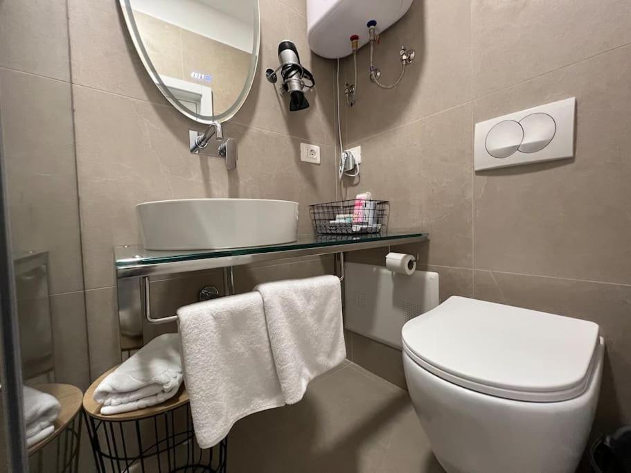 Jonexh Apartments