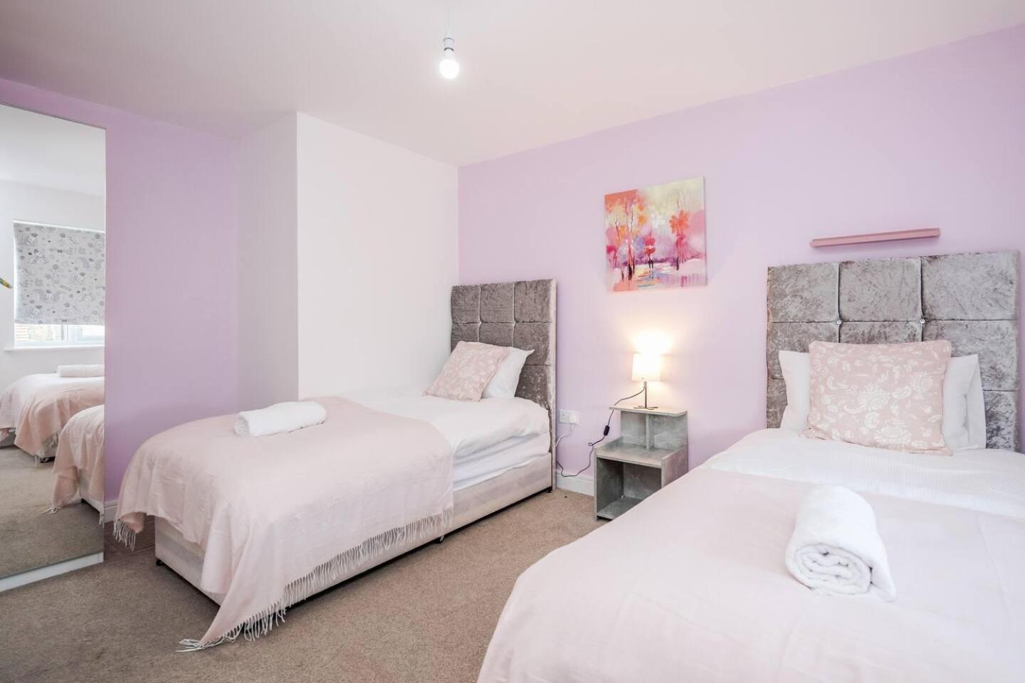 TMS Cheerful 5BDR house! Thurrock! Free Parking! view 5