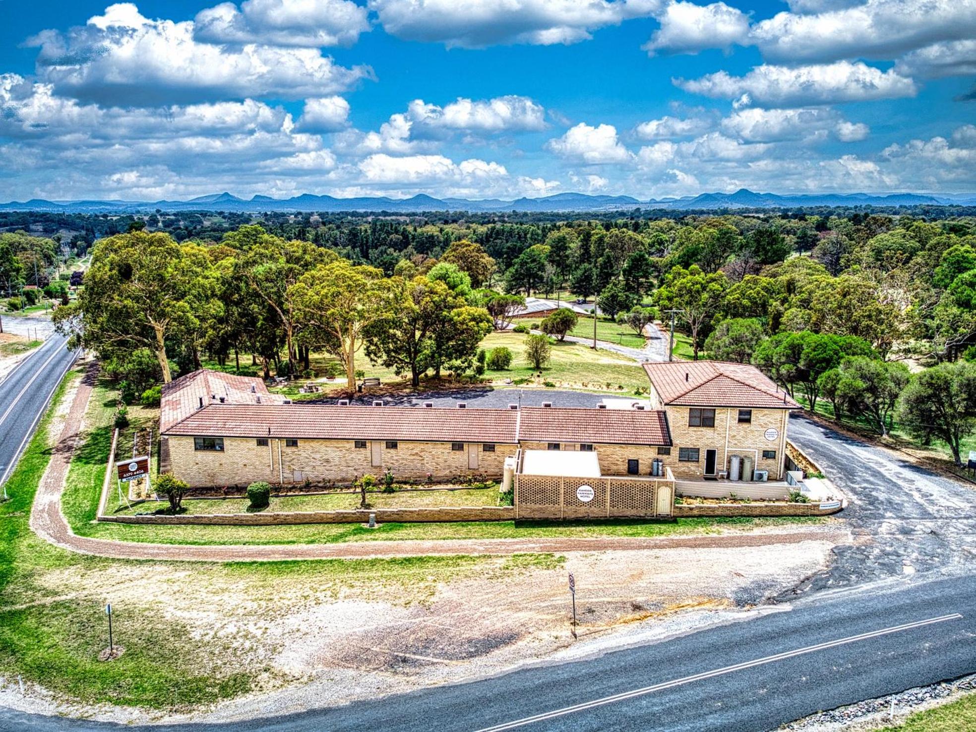Kandos Fairways Motel view 2