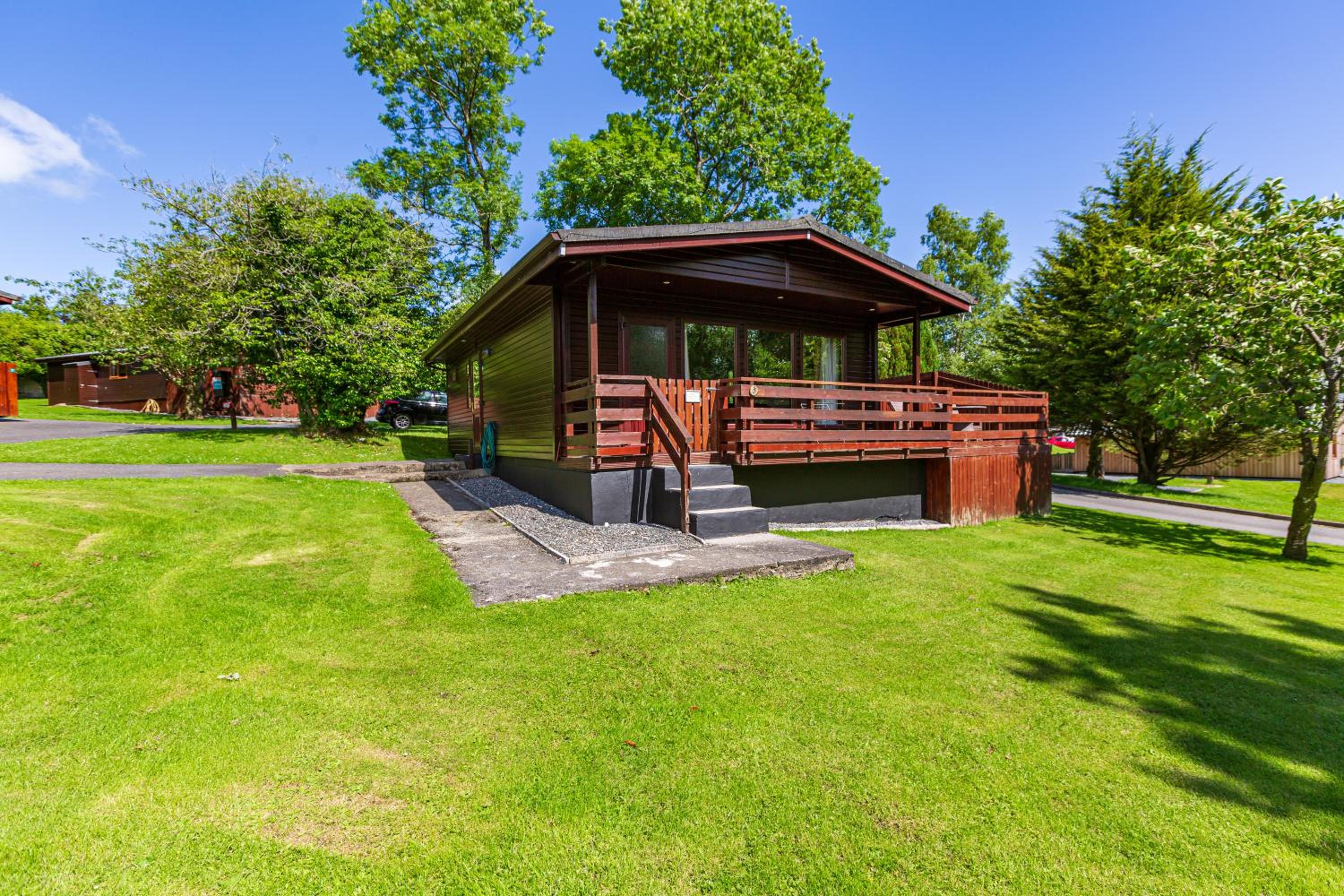 Bluebell Lodge 3 with Hot Tub