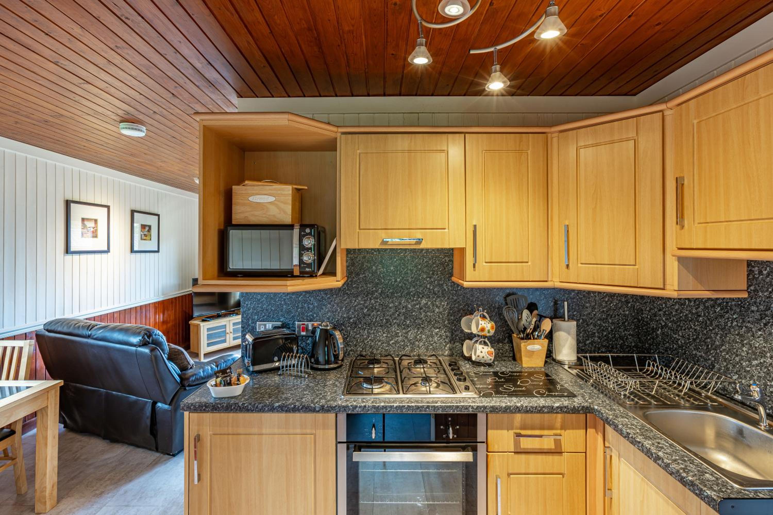 Bluebell Lodge 3 with Hot Tub