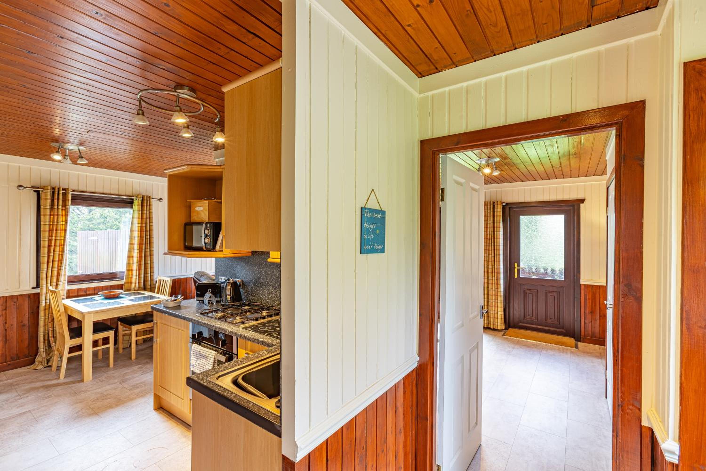 Bluebell Lodge 3 with Hot Tub