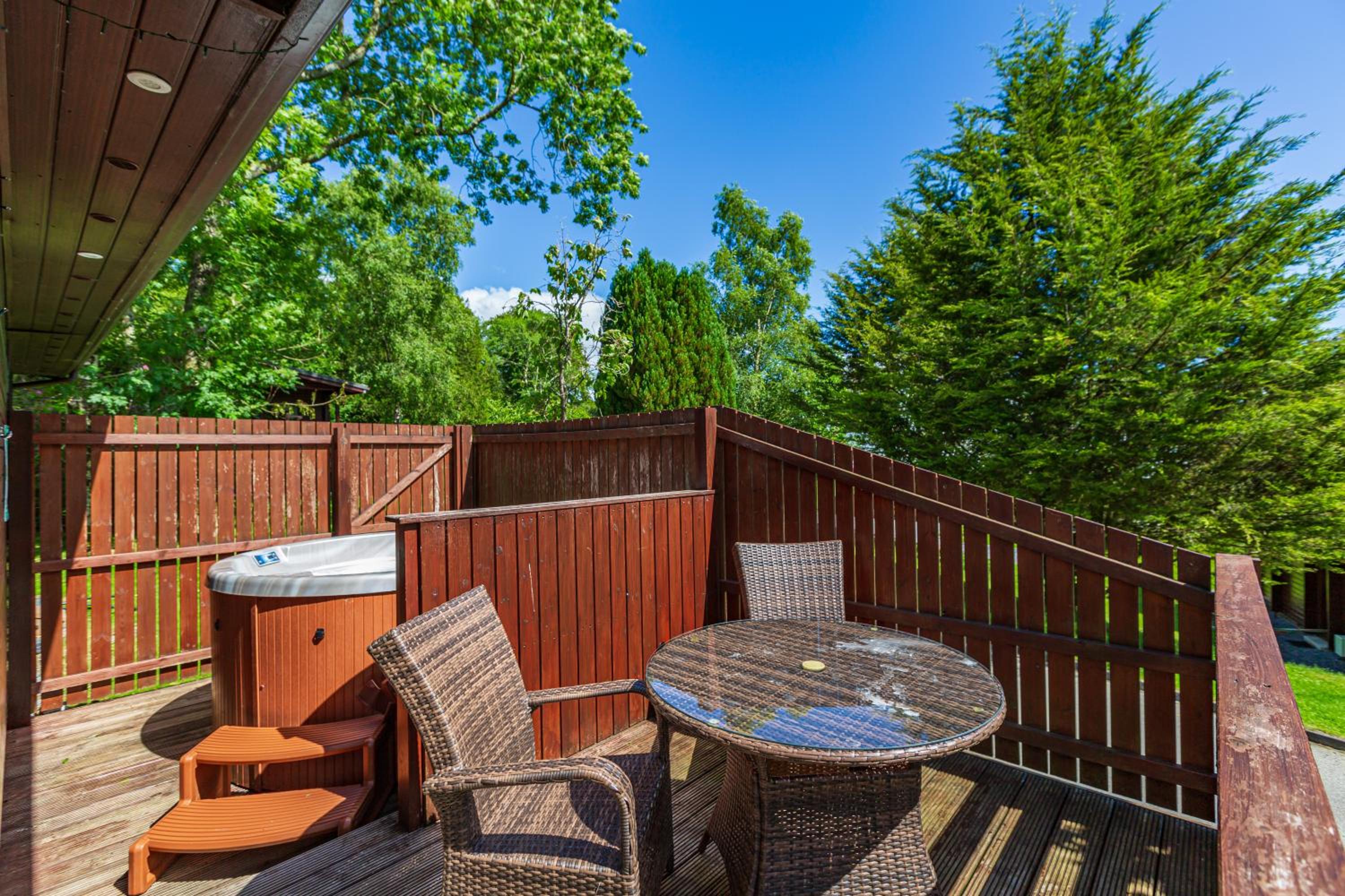 Bluebell Lodge 3 with Hot Tub