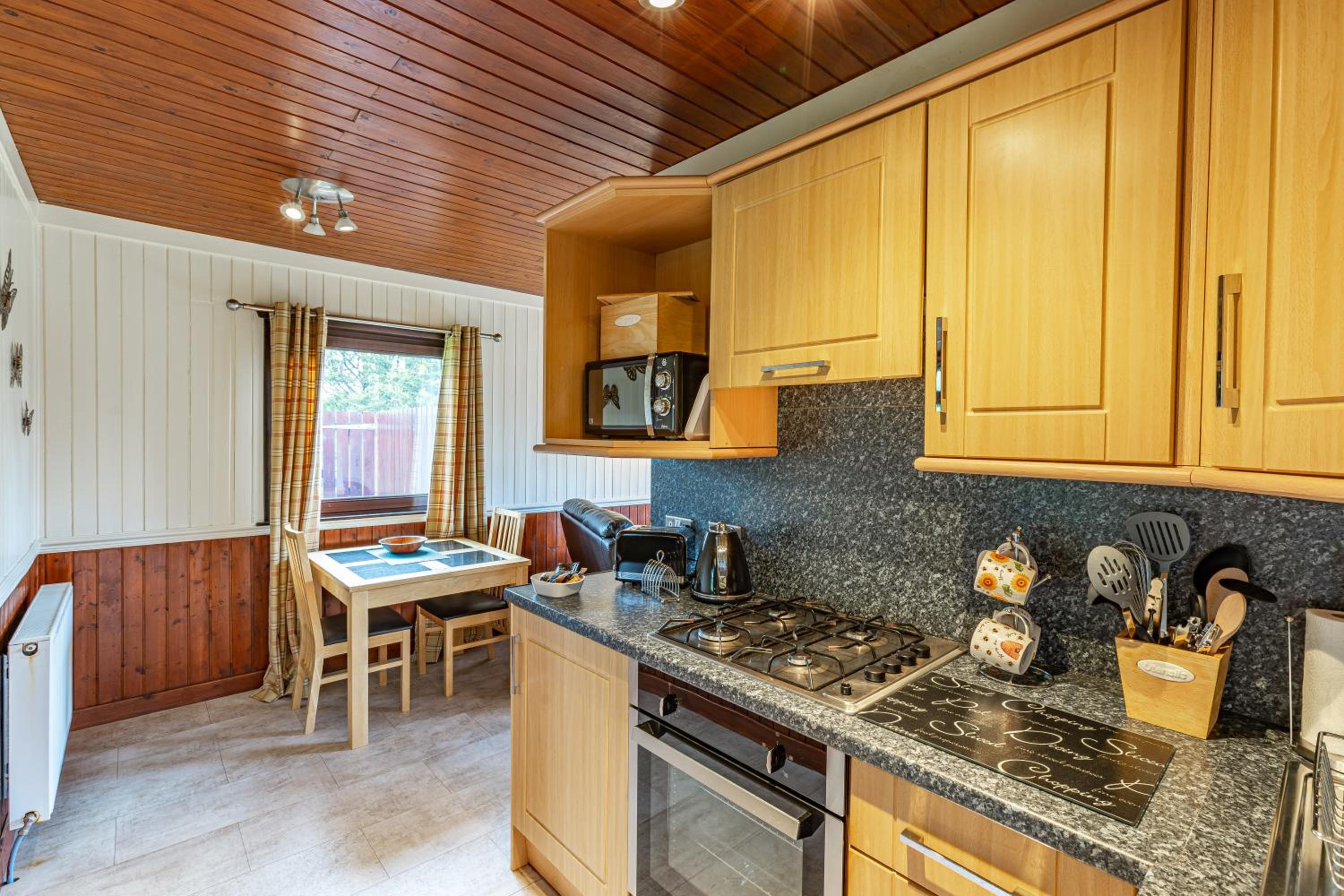 Bluebell Lodge 3 with Hot Tub